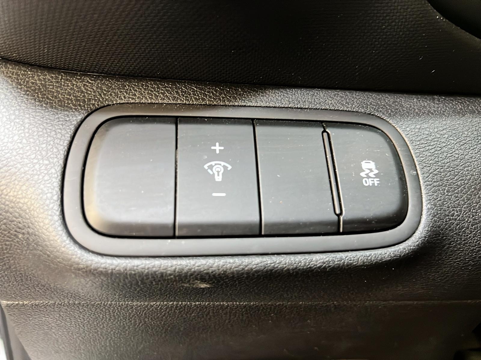 Hyundai Venue ESSENTIEL 2023 - image #19