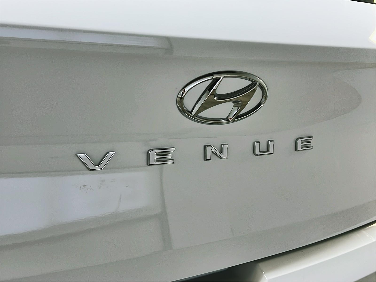 Hyundai Venue ESSENTIEL 2023 - image #22