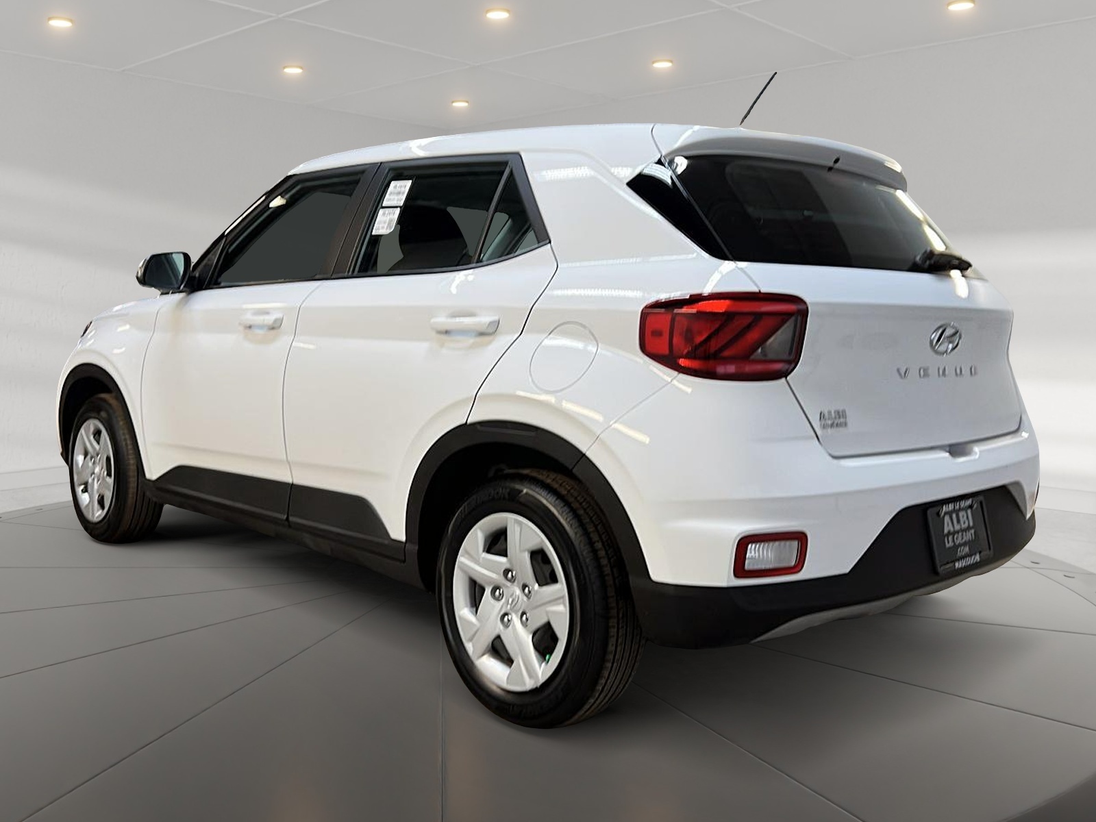 Hyundai Venue ESSENTIEL 2023 - image #6