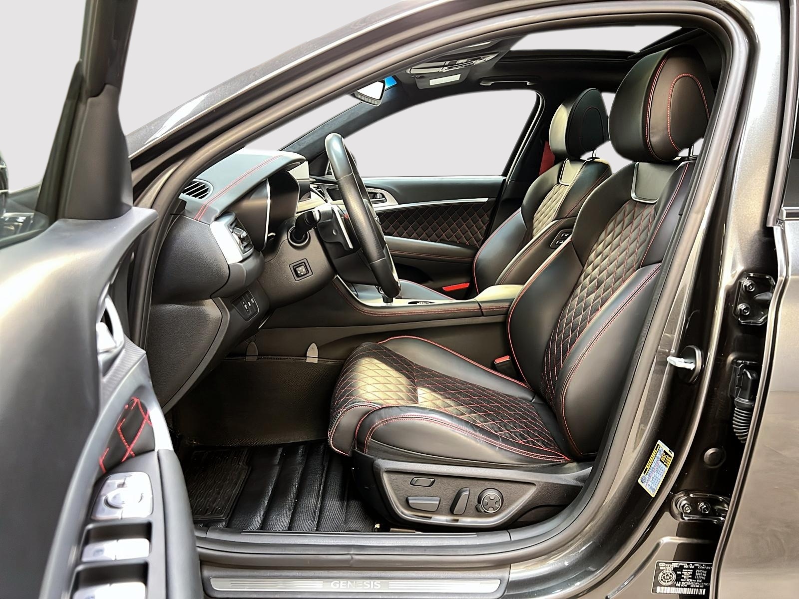 Genesis G70 SPORT 3.3T CUIR TOIT NAV 4RM 2023 - image #7