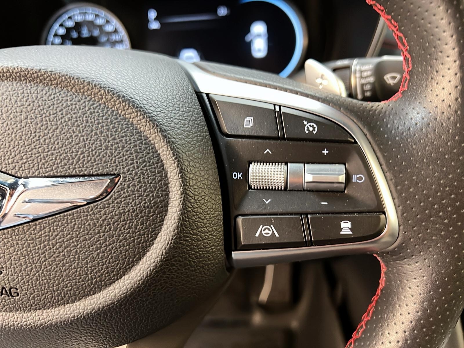 Genesis G70 SPORT 3.3T CUIR TOIT NAV 4RM 2023 - image #21