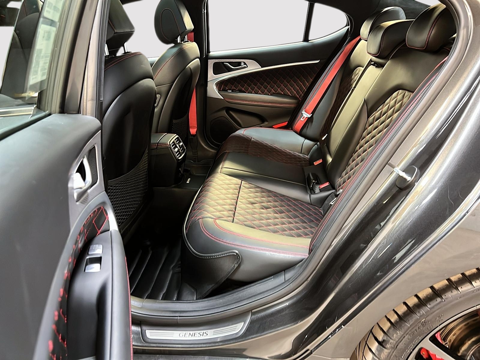 Genesis G70 SPORT 3.3T CUIR TOIT NAV 4RM 2023 - image #9