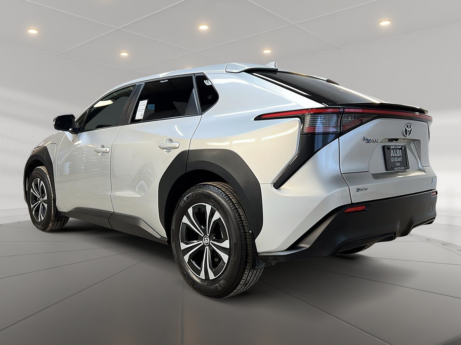 Toyota bZ4X LE 2024 - image #6