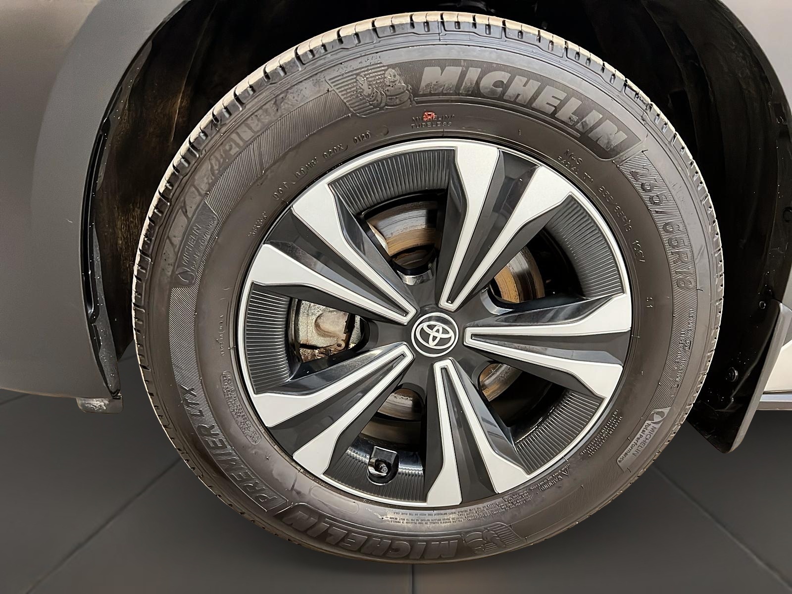 Toyota bZ4X LE 2024 - image #27