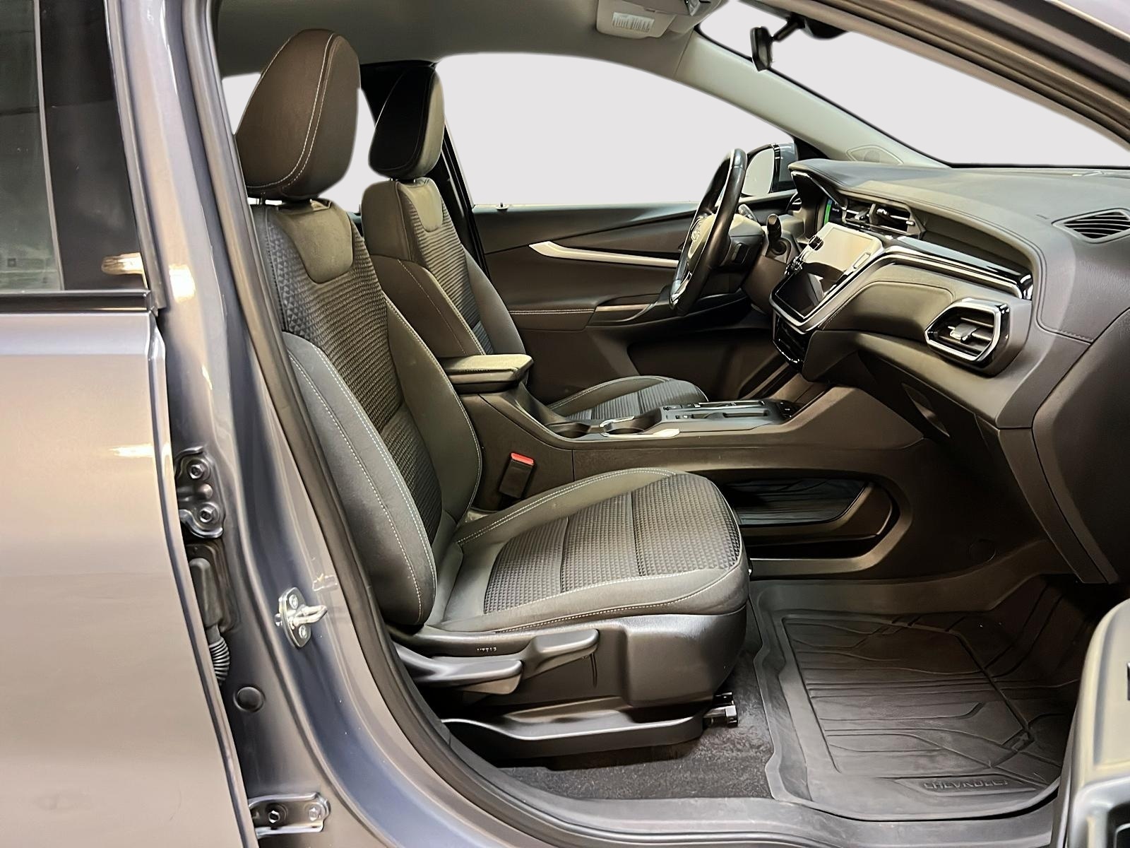 Chevrolet Bolt EUV 2023 - Image #8