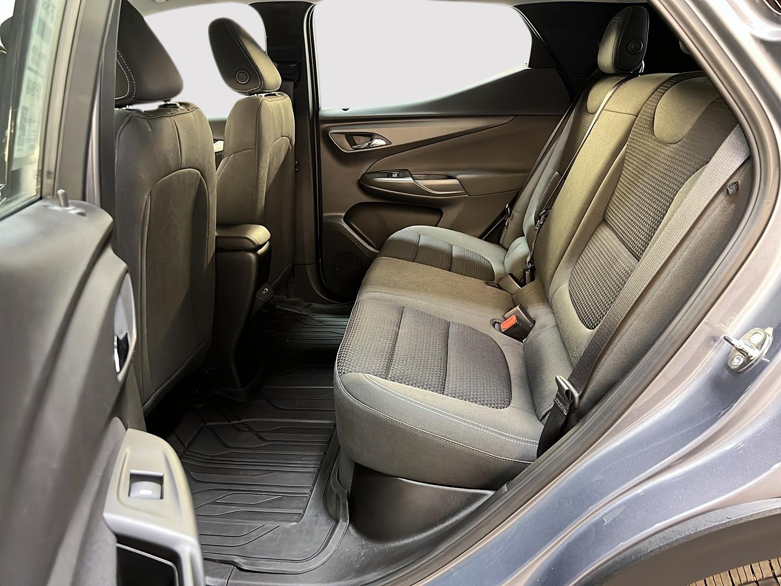 Chevrolet Bolt EUV 2023 - Image #9