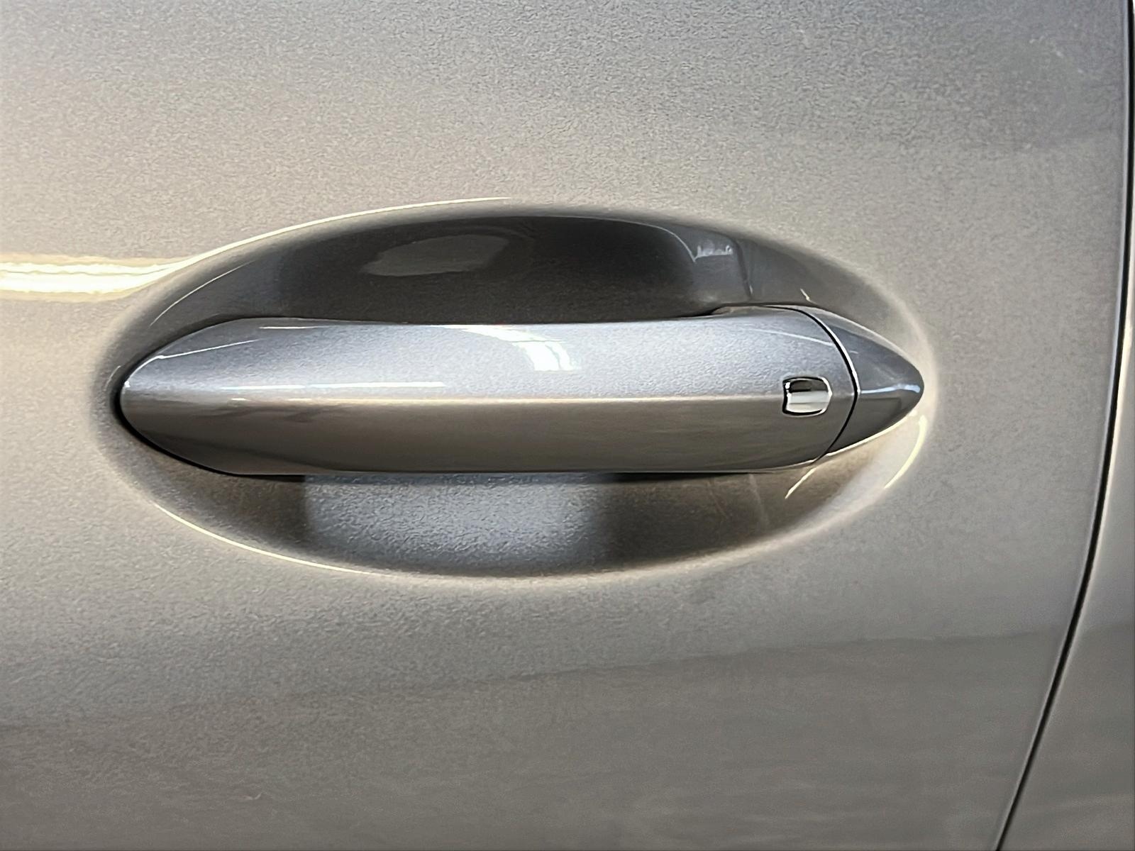 Chevrolet Bolt EUV 2LT 2023 - image #24