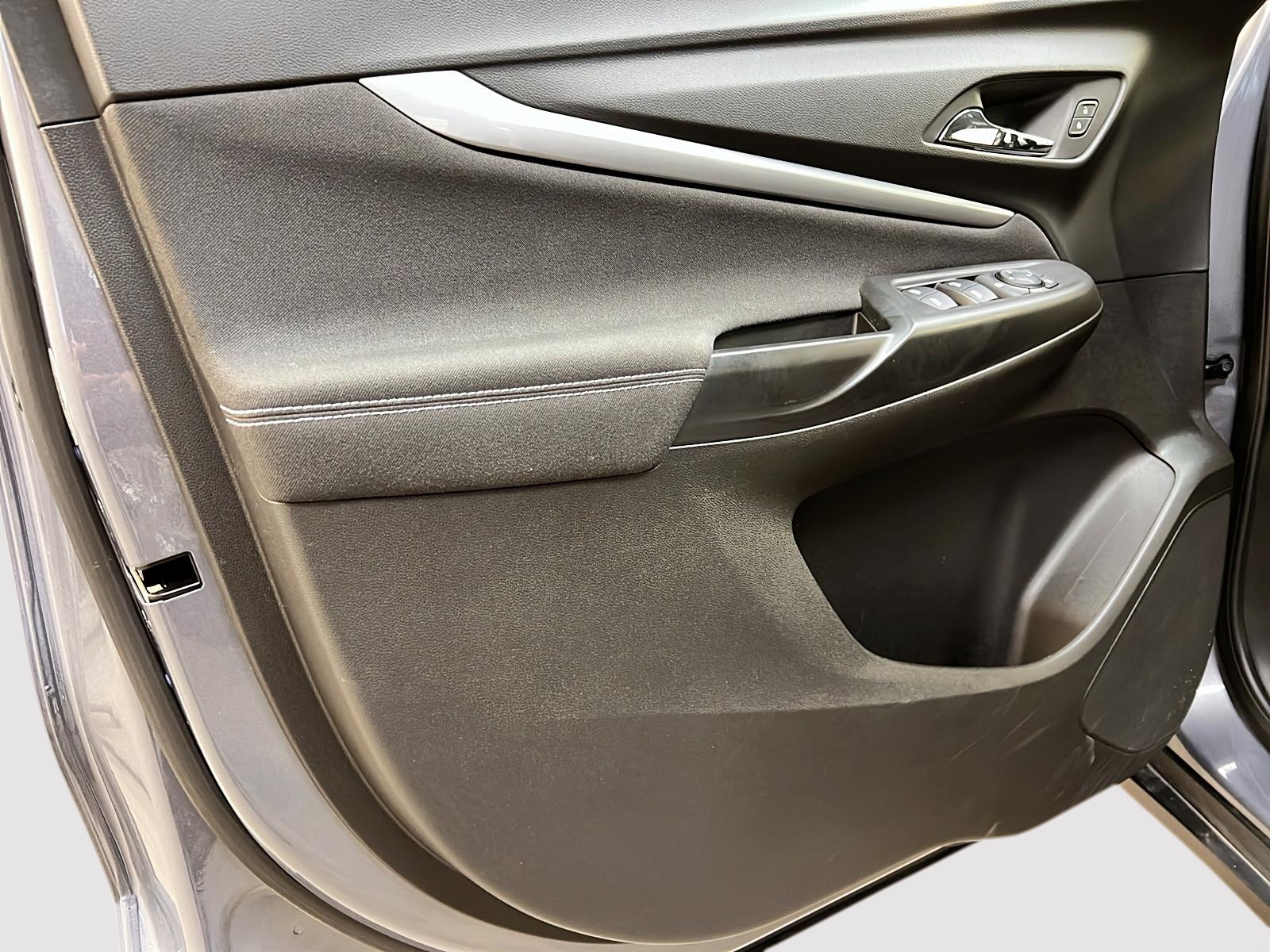 Chevrolet Bolt EUV 2LT 2023 - image #22