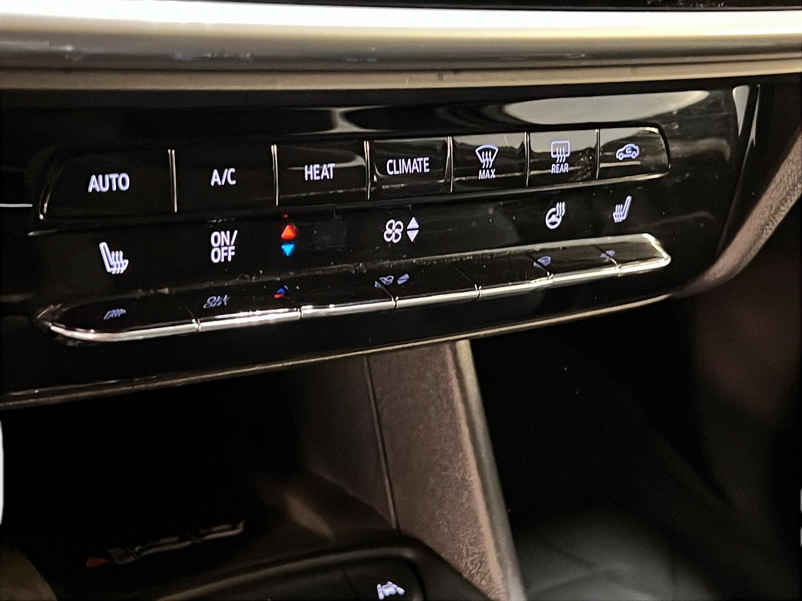 Chevrolet Bolt EUV 2LT 2023 - image #14