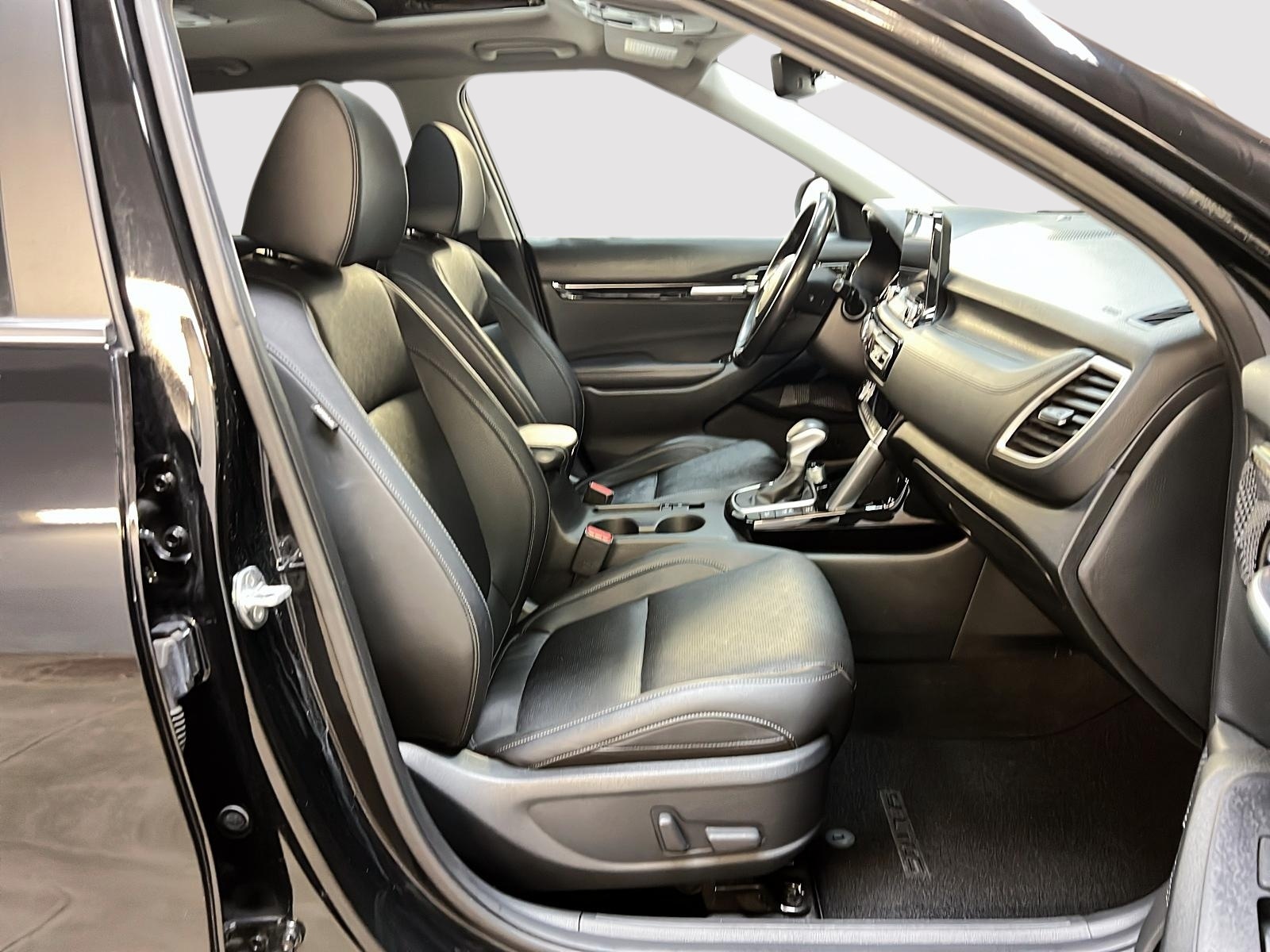 Kia SELTOS EX PREMIUM CUIR TOIT NAV 4RM 2023 - image #8