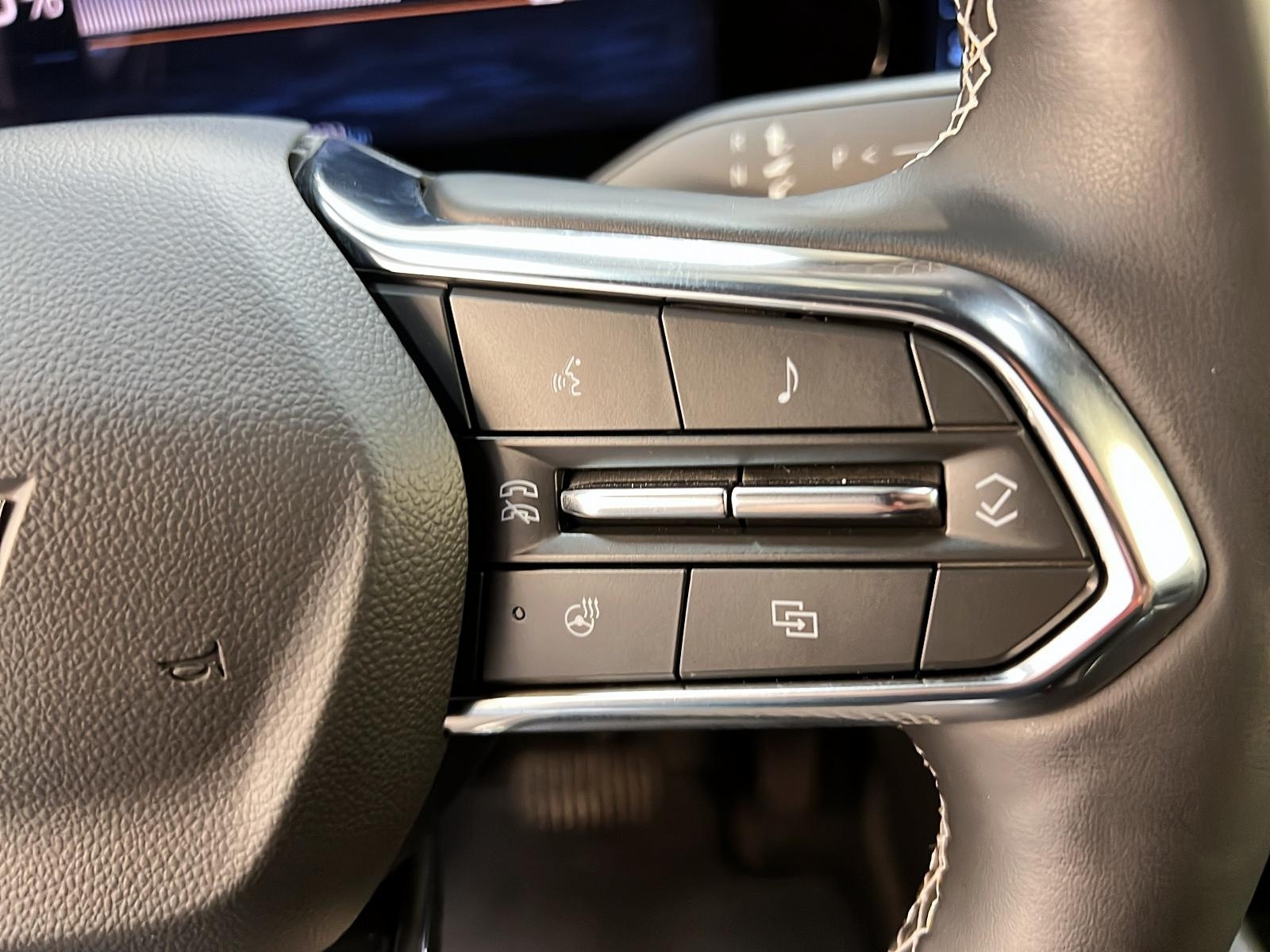 Chevrolet Blazer EV 2LT CUIR NAV 4RM 2025 - image #18