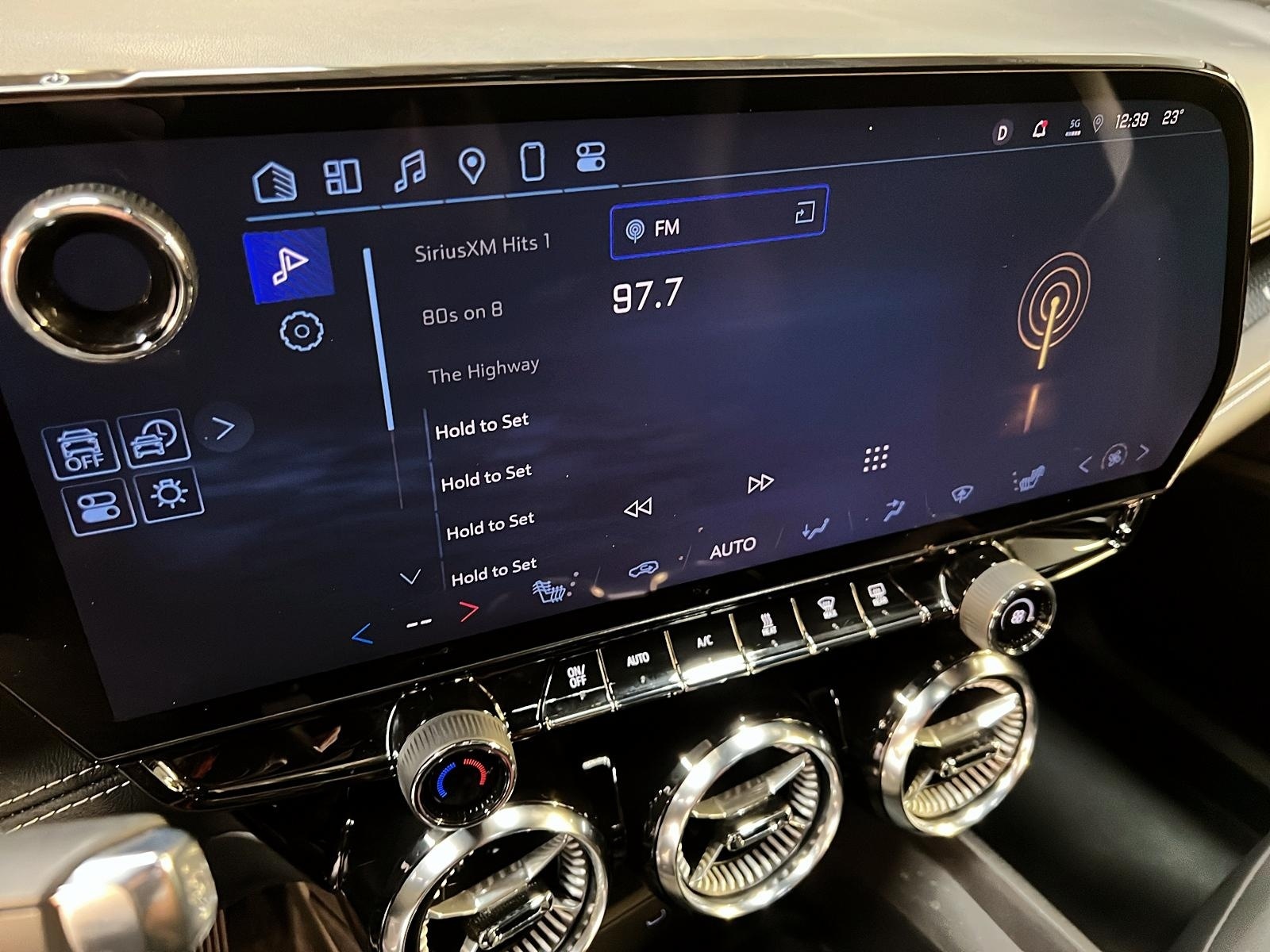 Chevrolet Blazer EV 2LT CUIR NAV 4RM 2025 - image #15