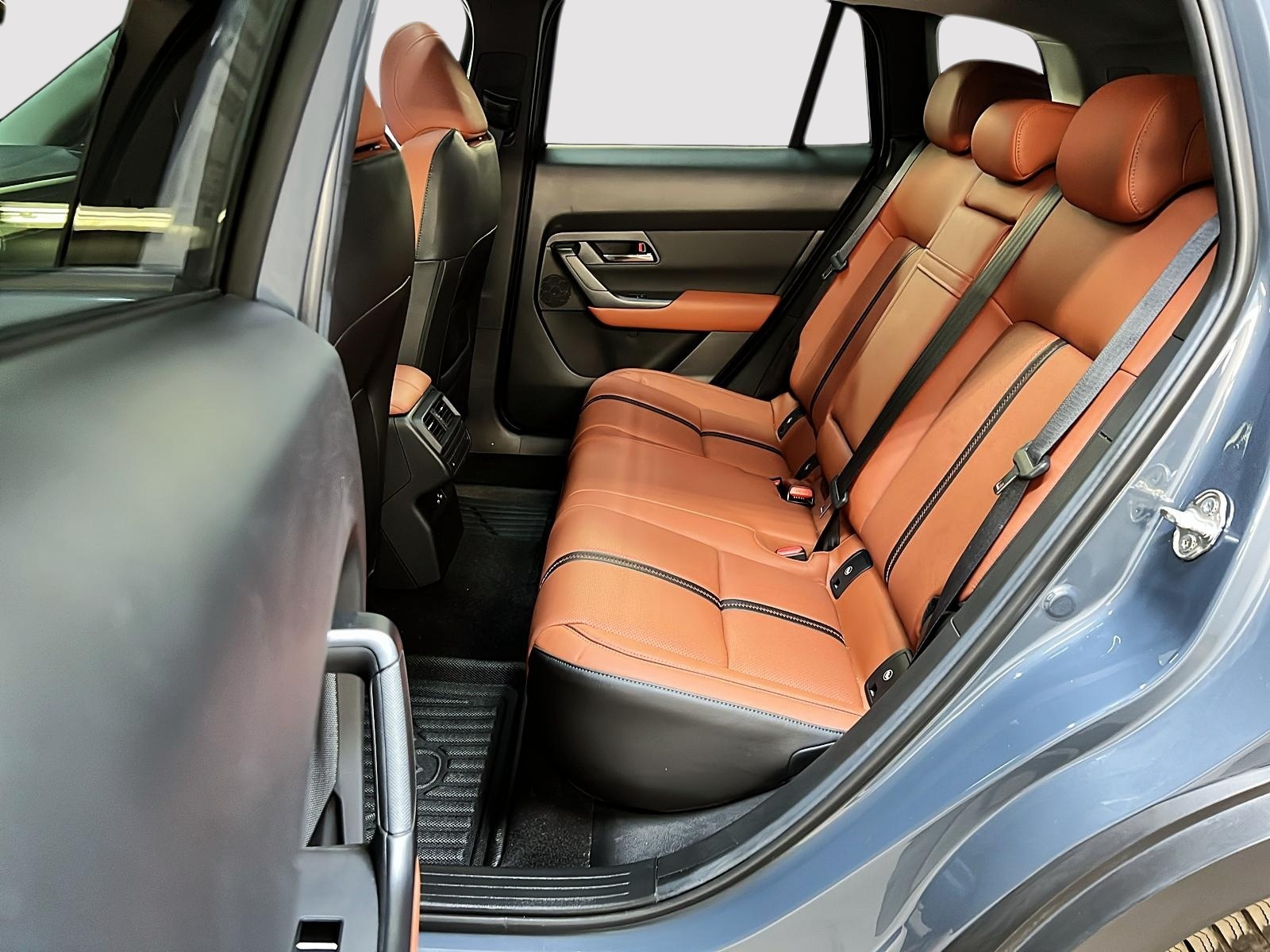 Mazda CX-50 MERIDIAN APEX 2.5T CUIR TOIT PANO NAV 4RM 2024 - image #9