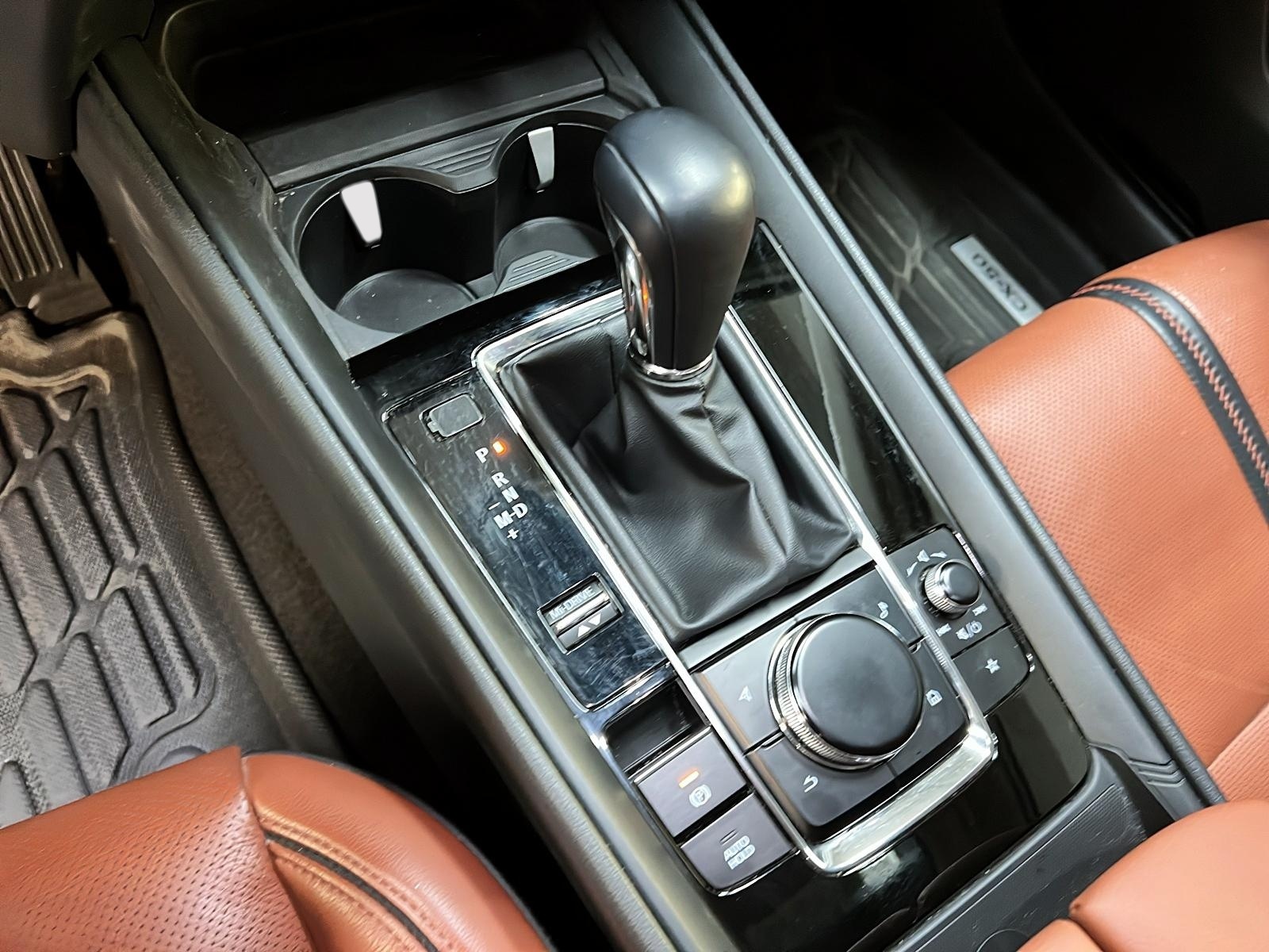 Mazda CX-50 MERIDIAN 2.5T CUIR TOIT PANO NAV 4RM 2024 - image #16
