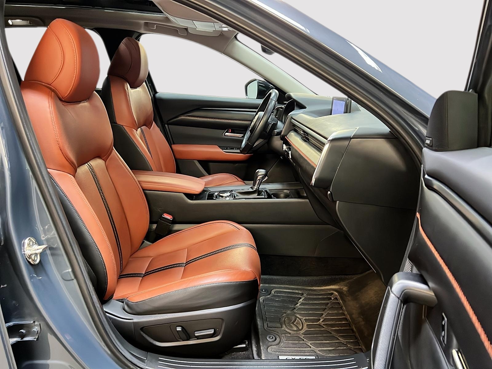 Mazda CX-50 MERIDIAN APEX 2.5T CUIR TOIT PANO NAV 4RM 2024 - image #8