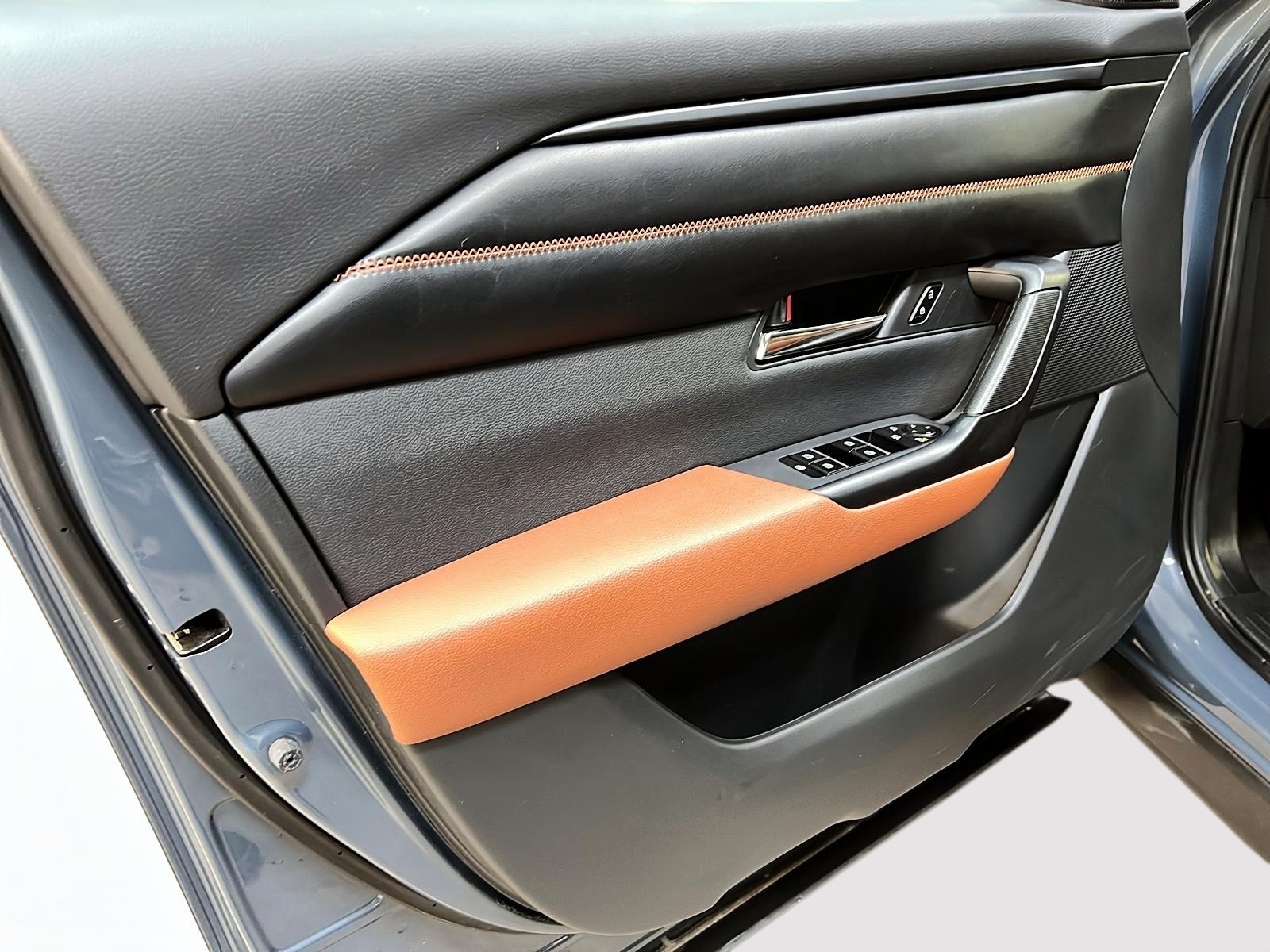 Mazda CX-50 MERIDIAN APEX 2.5T CUIR TOIT PANO NAV 4RM 2024 - image #26