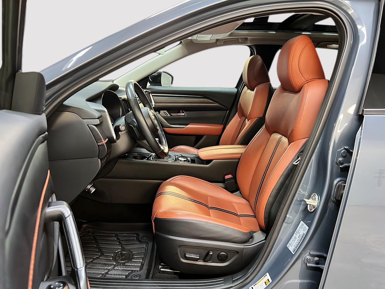 Mazda CX-50 MERIDIAN APEX 2.5T CUIR TOIT PANO NAV 4RM 2024 - image #7