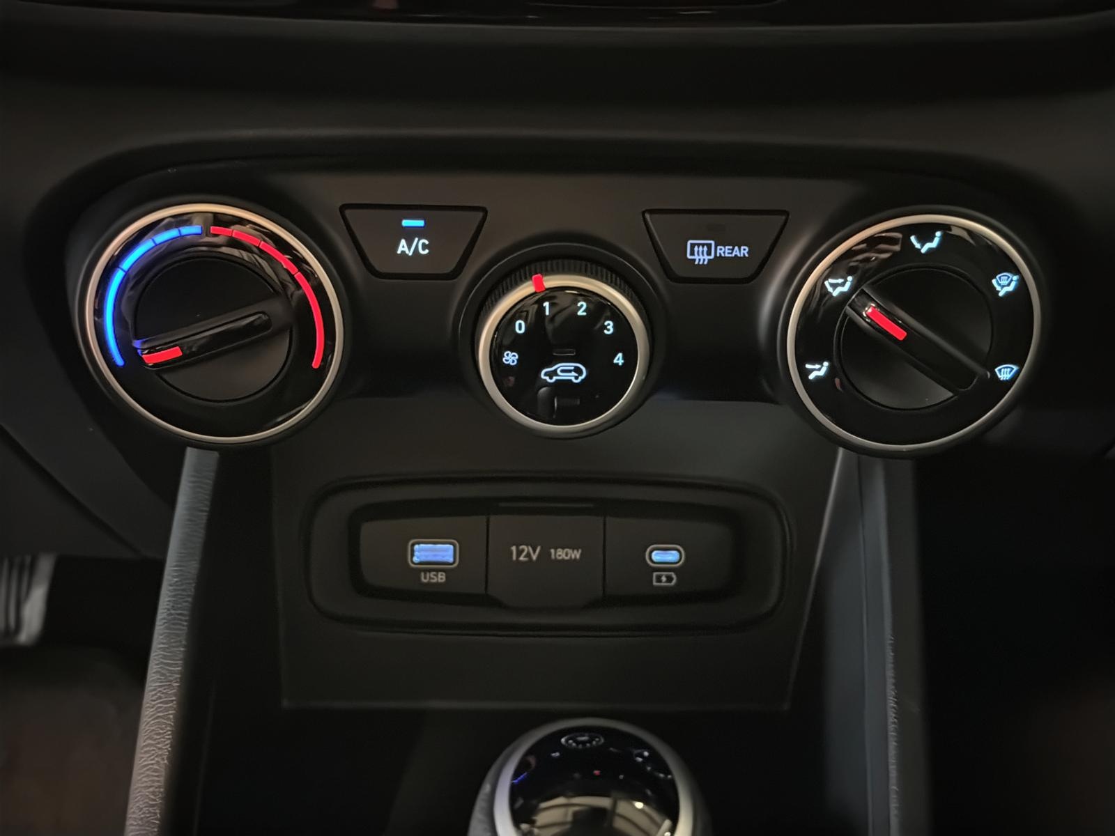 Hyundai Venue ESSENTIAL 2023 - image #15