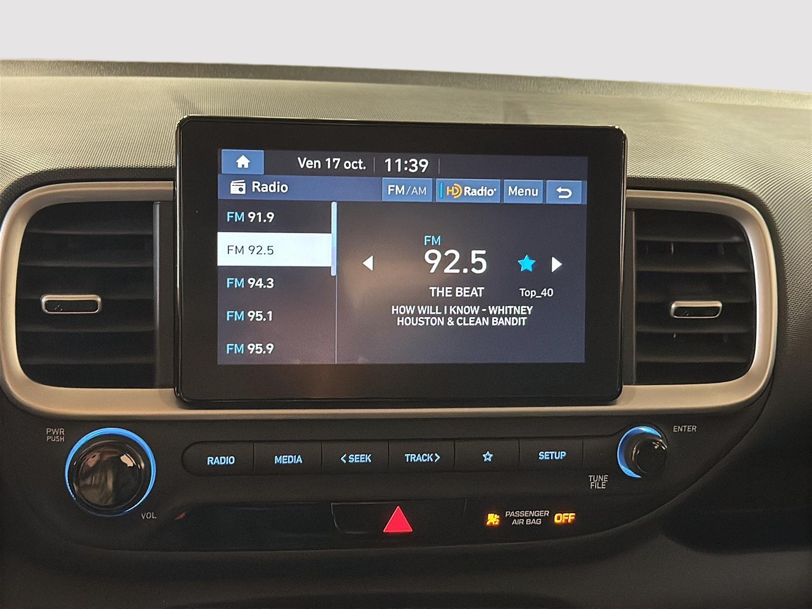 Hyundai Venue ESSENTIAL 2023 - image #16