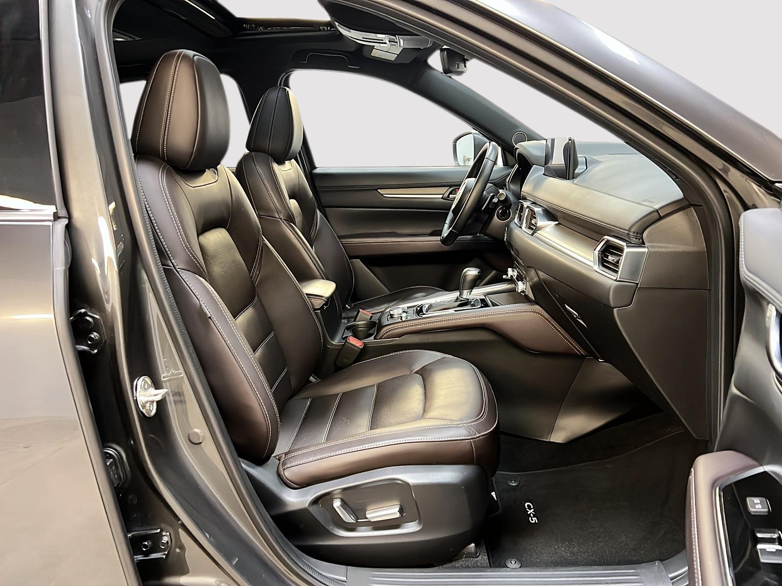 Mazda CX-5 SIGNATURE 2.5T CUIR TOIT NAV 4RM 2024 - image #8