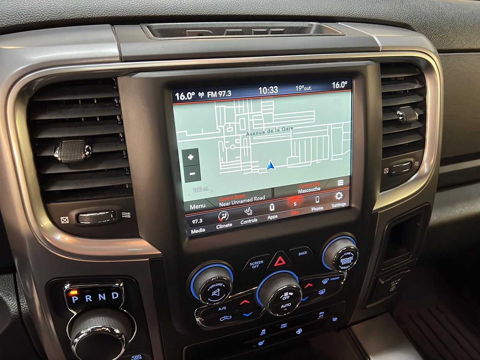 RAM 1500 Classic WARLOCK CREW CAB TOIT NAV 4X4 2023 - image #19