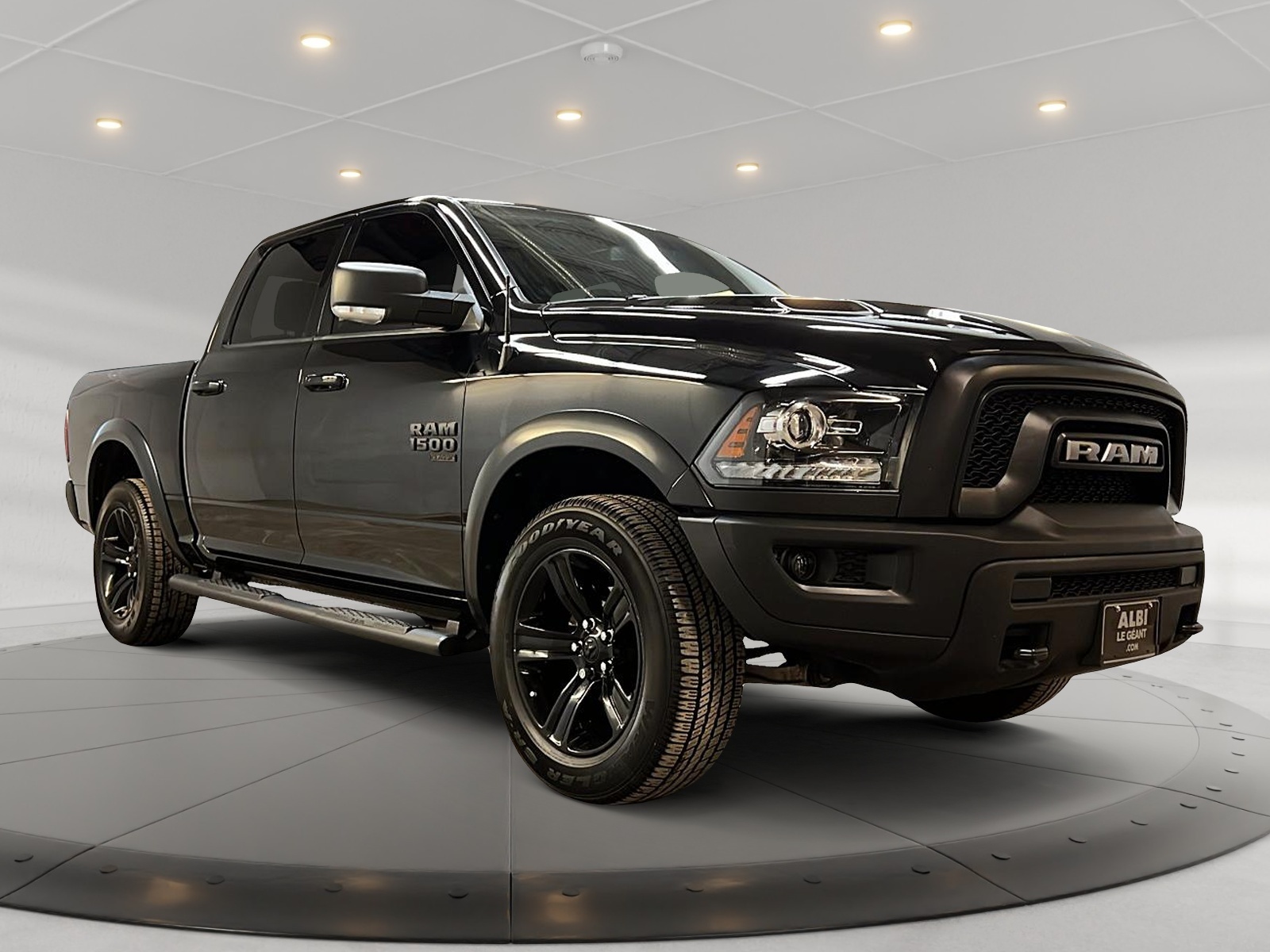 RAM 1500 Classic WARLOCK CREW CAB TOIT NAV 4X4 2023 - image #3