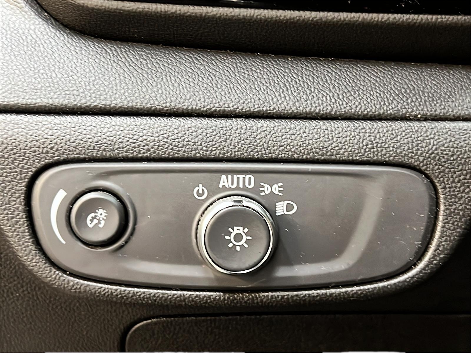 Chevrolet Bolt EUV 2023 - Image #21