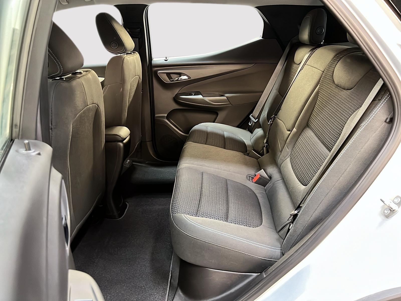 Chevrolet Bolt EUV 2023 - Image #9