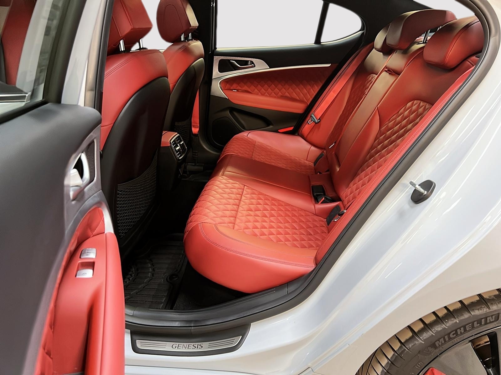 Genesis G70 SPORT 3.3T CUIR TOIT NAV 4RM 2023 - image #9