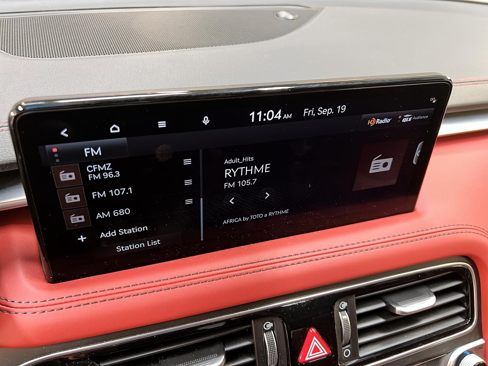 Genesis G70 SPORT 3.3T CUIR TOIT NAV 4RM 2023 - image #17