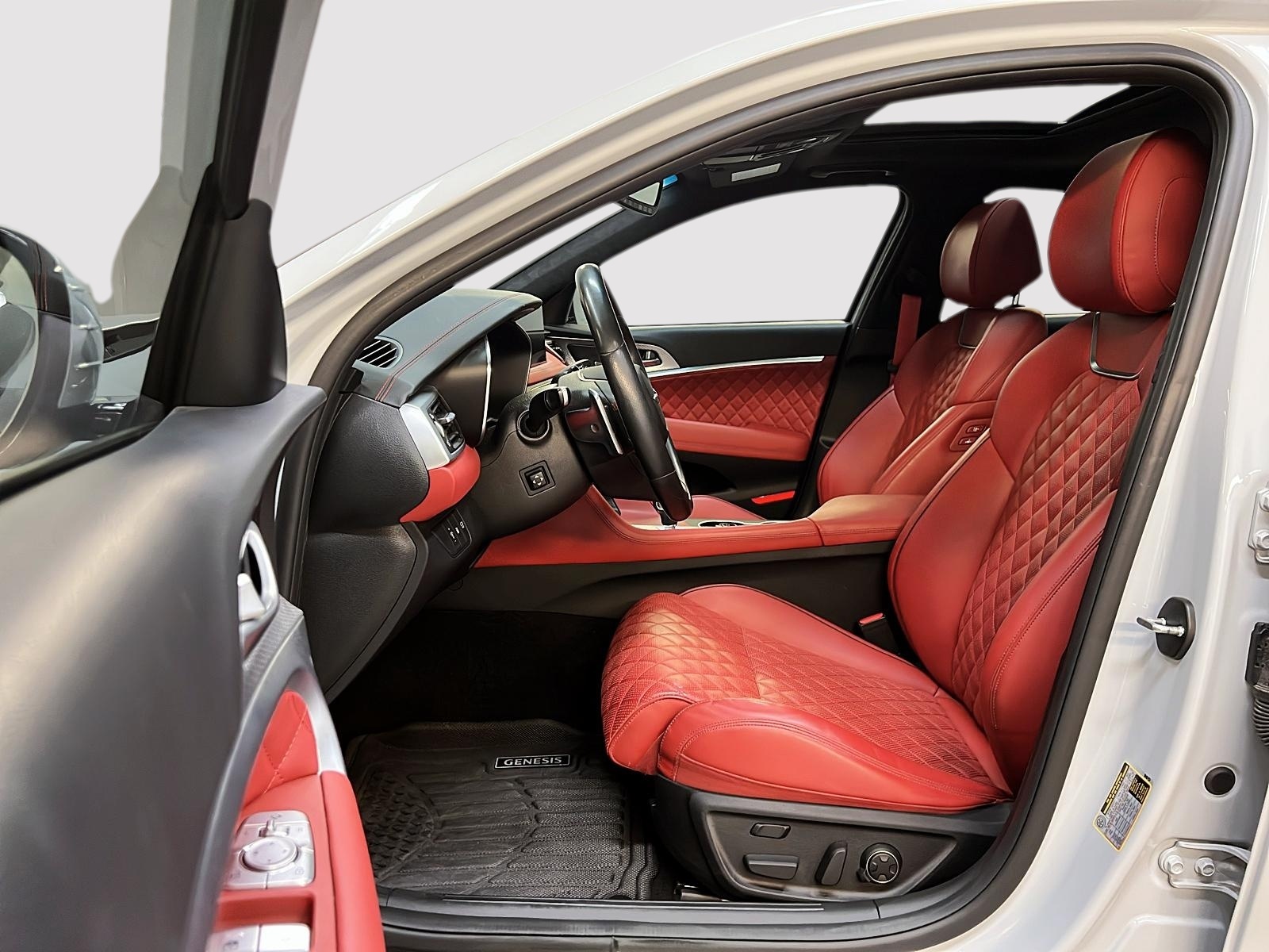 Genesis G70 SPORT 3.3T CUIR TOIT NAV 4RM 2023 - image #7