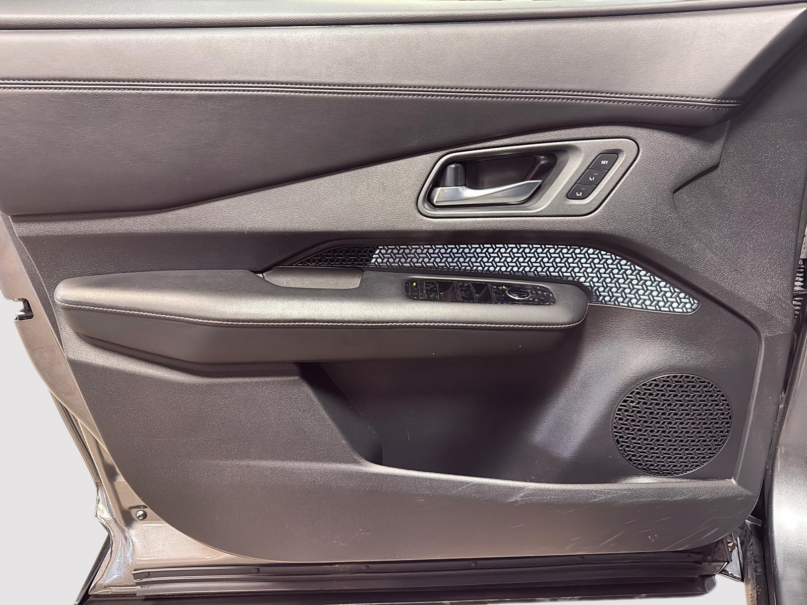 Nissan ARIYA EVOLVE E-4FORCE TOIT PANO NAV 4RM 2023 - image #29