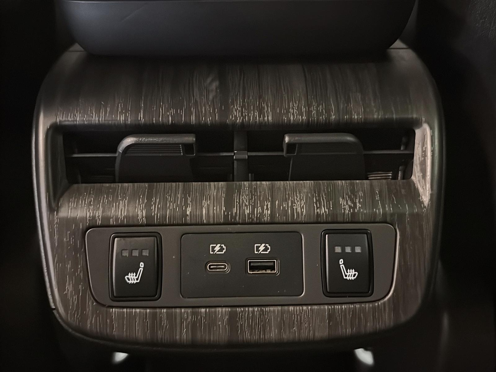 Nissan ARIYA EVOLVE E-4FORCE TOIT PANO NAV 4RM 2023 - image #10