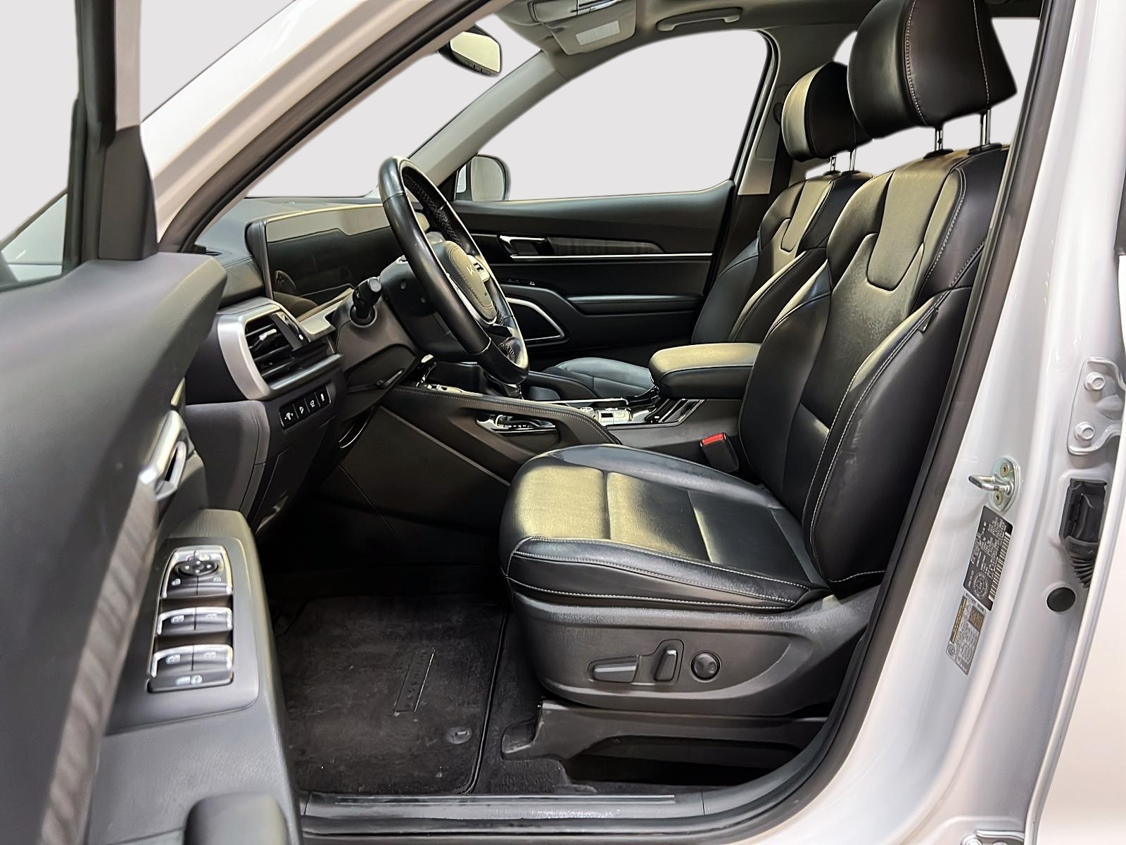 Kia TELLURIDE EX CUIR TOIT NAV 4RM 2023 - image #7