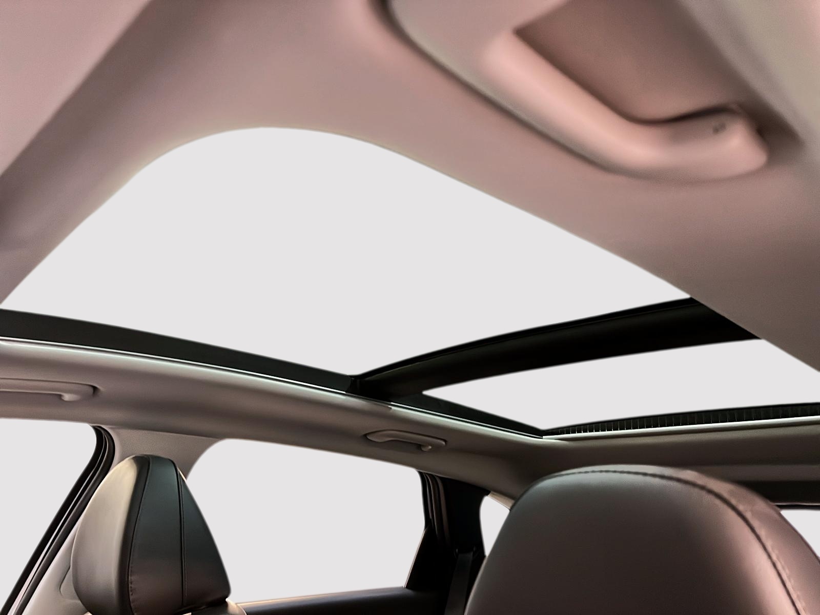 Hyundai Tucson ULTIMATE HYBRIDE CUIR TOIT PANO NAV 4RM 2025 - image #10