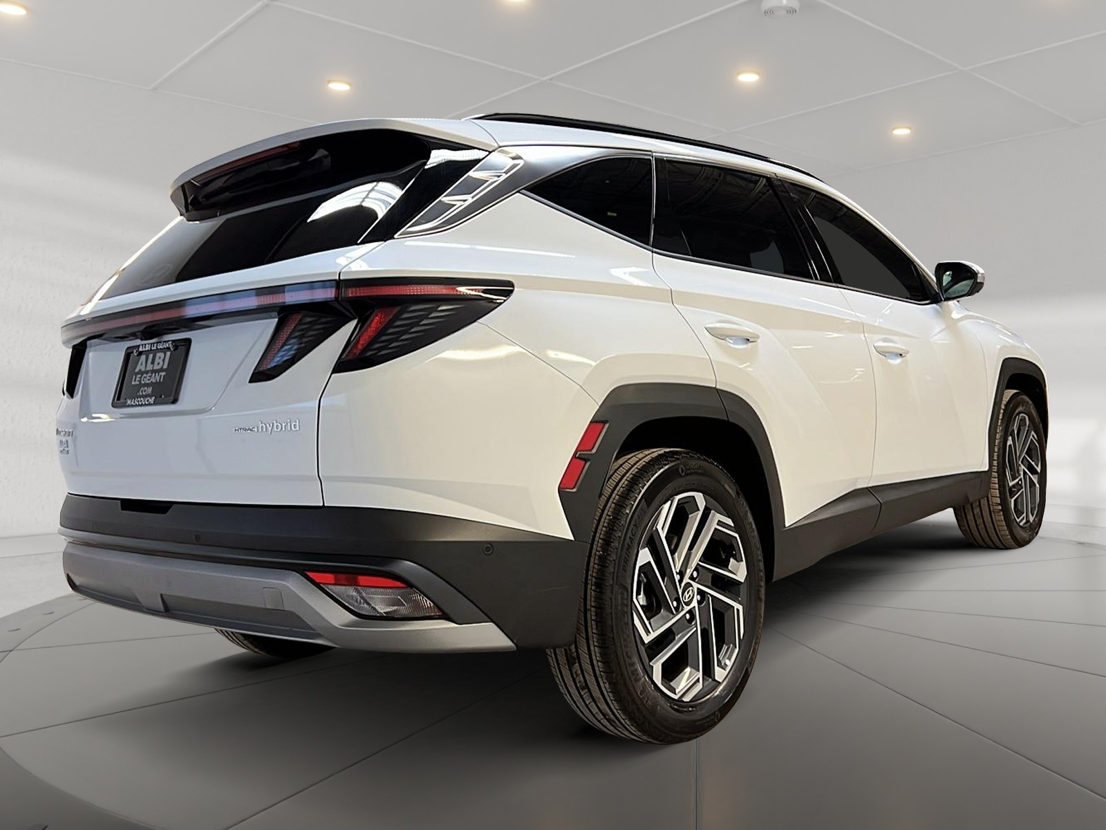 Hyundai Tucson ULTIMATE HYBRIDE CUIR TOIT PANO NAV 4RM 2025 - image #4