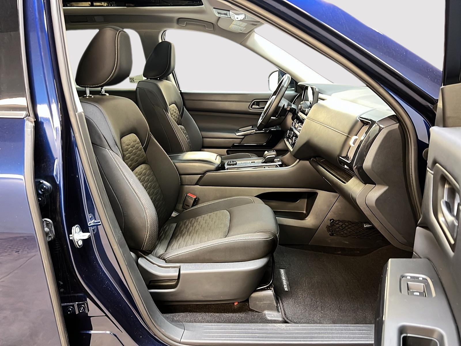 Nissan Pathfinder SV TOIT PANO 4RM 2024 - image #8