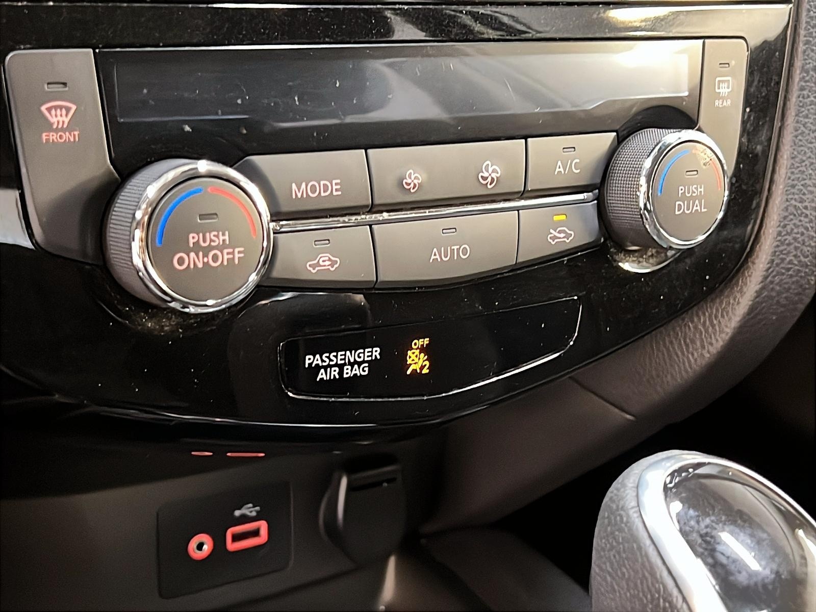 Nissan Qashqai SV TOIT 4RM 2023 - image #16