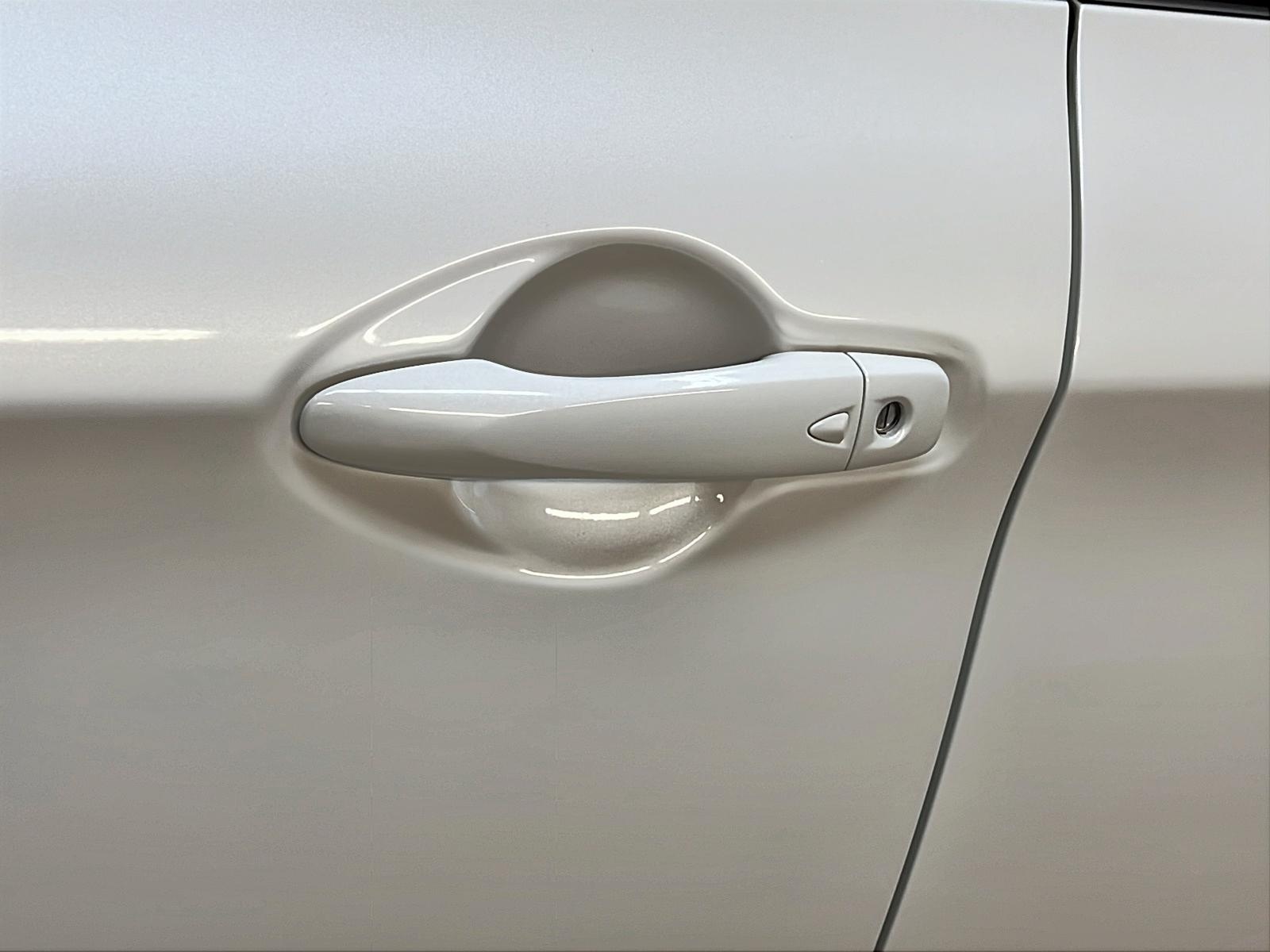 Nissan Qashqai SV TOIT 4RM 2023 - image #25