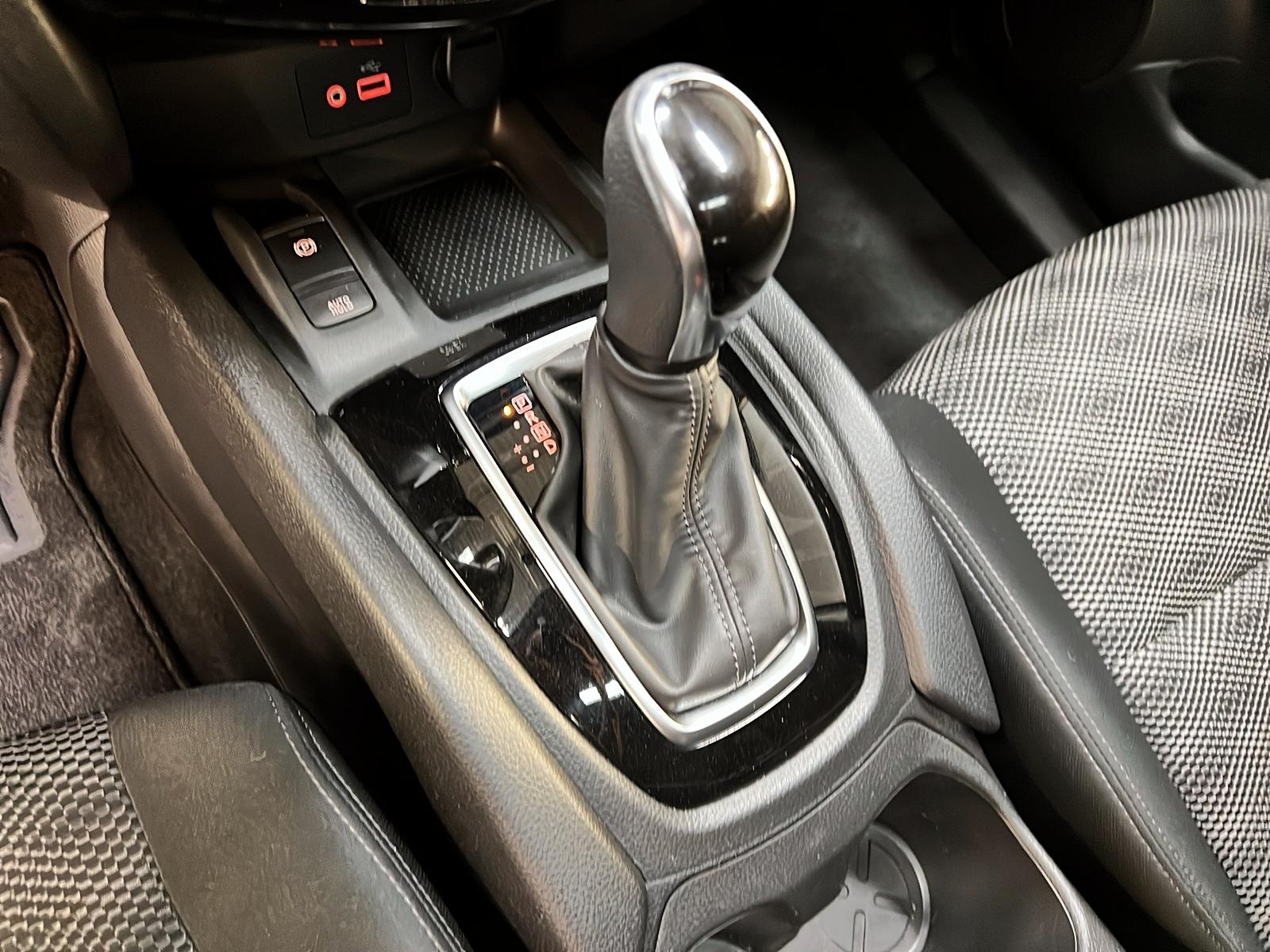 Nissan Qashqai SV TOIT 4RM 2023 - image #14