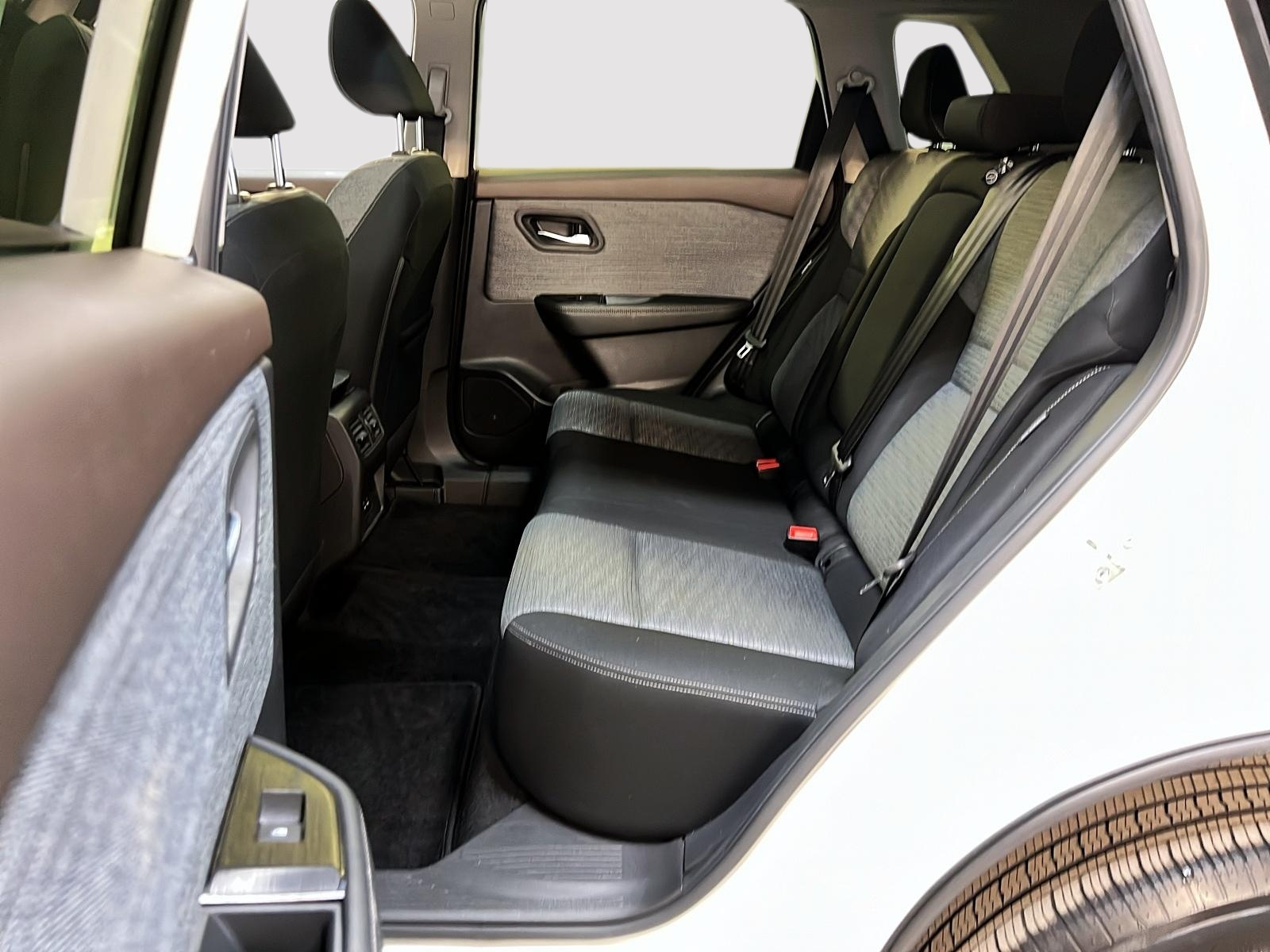 Nissan Rogue SV TOIT PANO 4RM 2023 - image #9