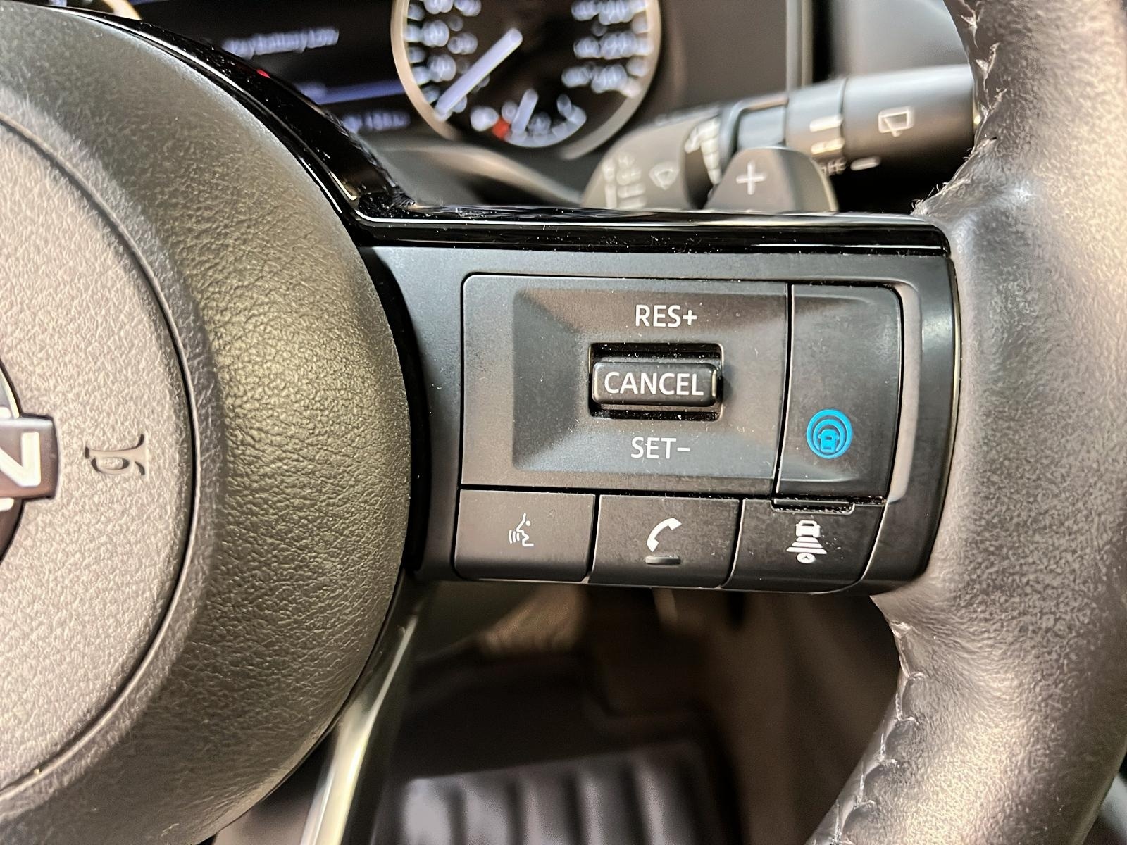 Nissan Rogue SV TOIT PANO 4RM 2023 - image #19