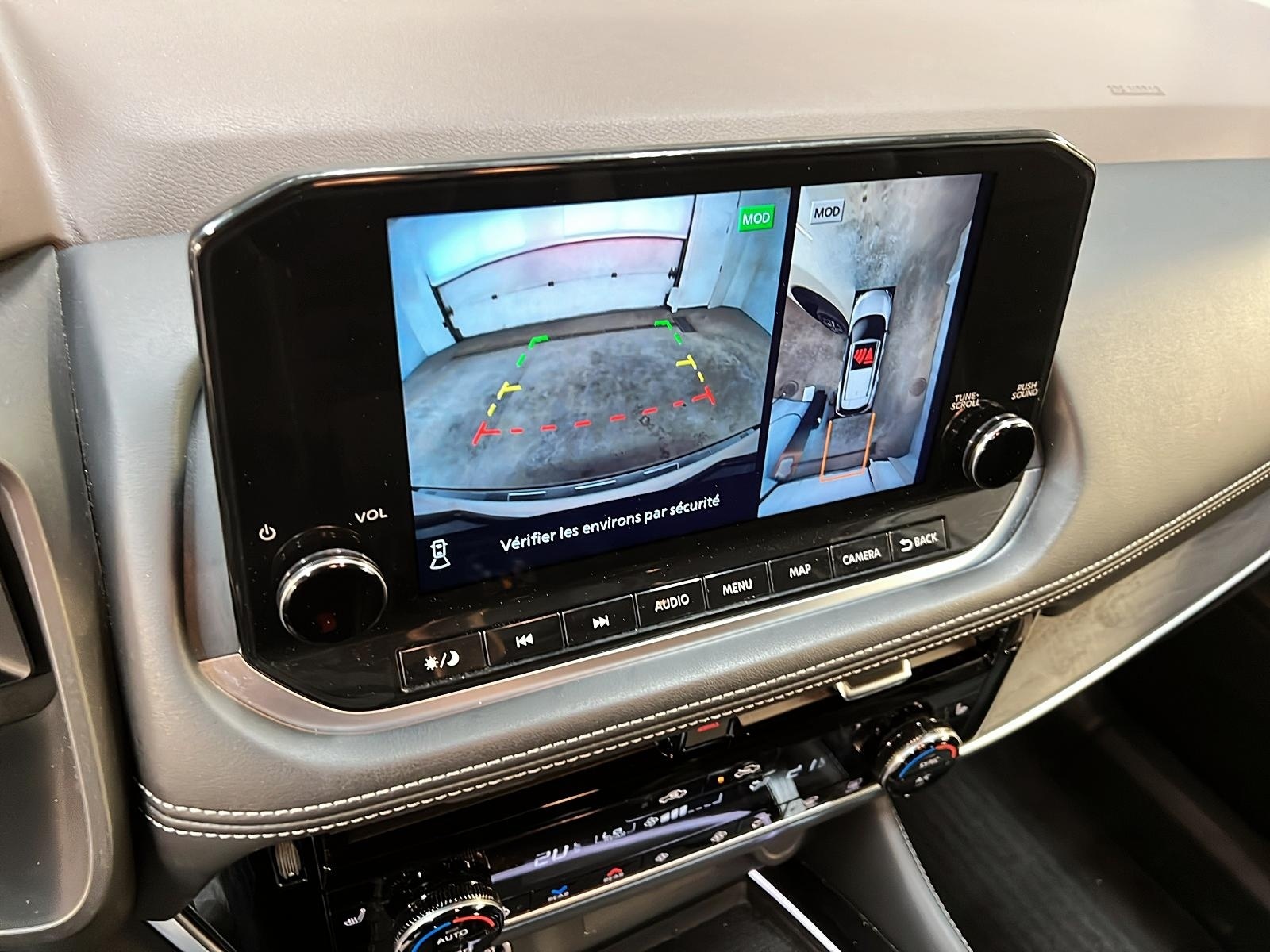 Nissan Rogue PLATINUM CUIR TOIT PANO NAV 4RM 2023 - image #19