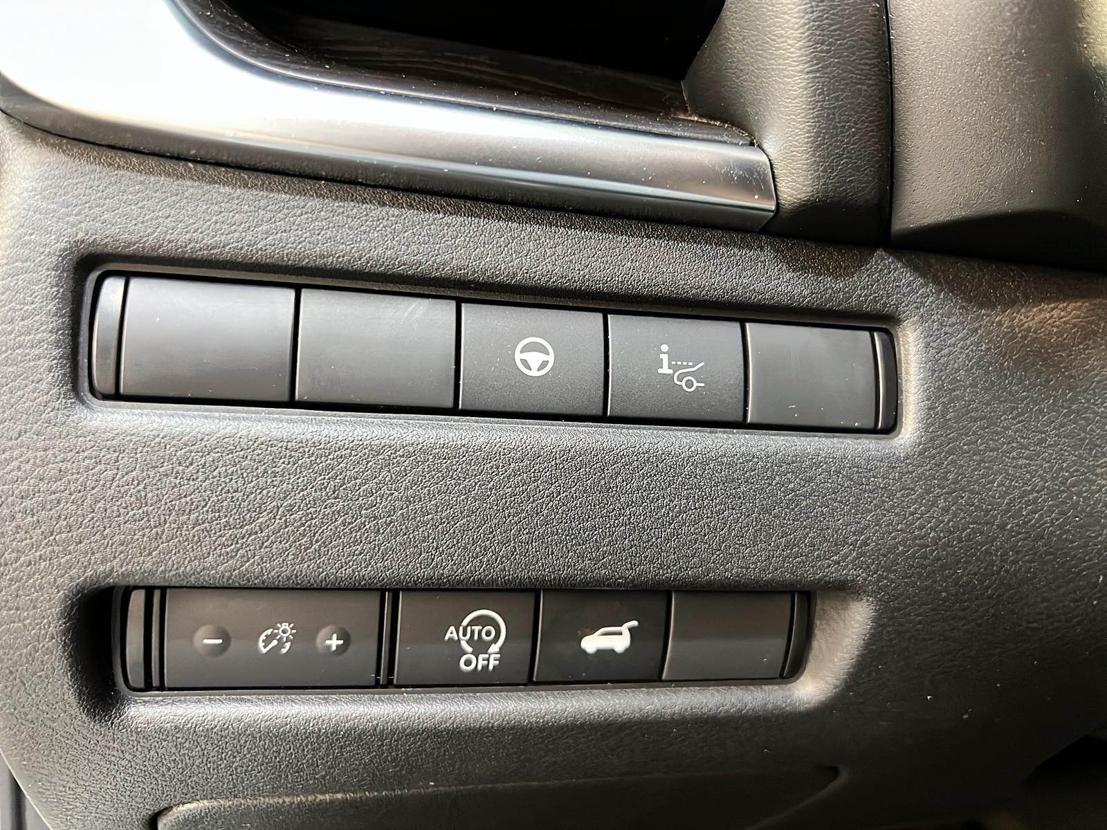 Nissan Rogue PLATINUM CUIR TOIT PANO NAV 4RM 2023 - image #24