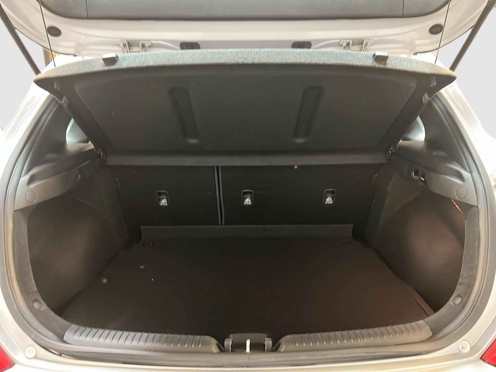 Hyundai Elantra GT GL 2018 - image #12