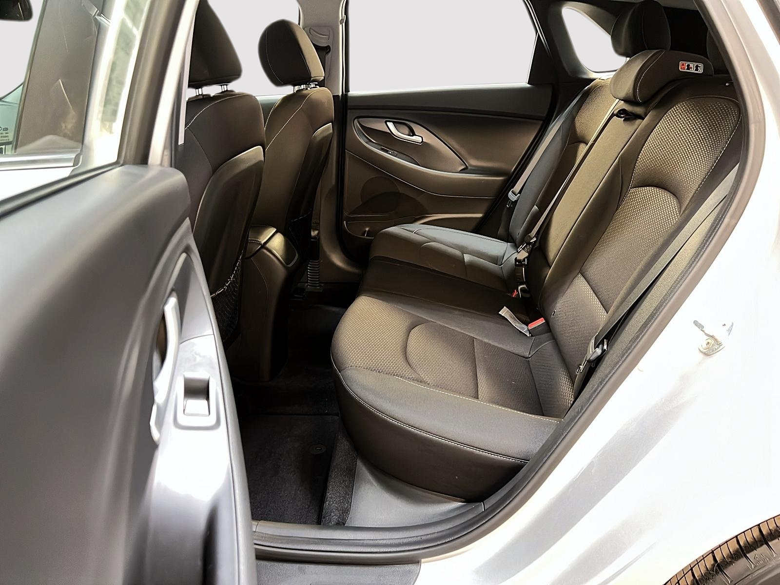Hyundai Elantra GT 2018 - Image #9