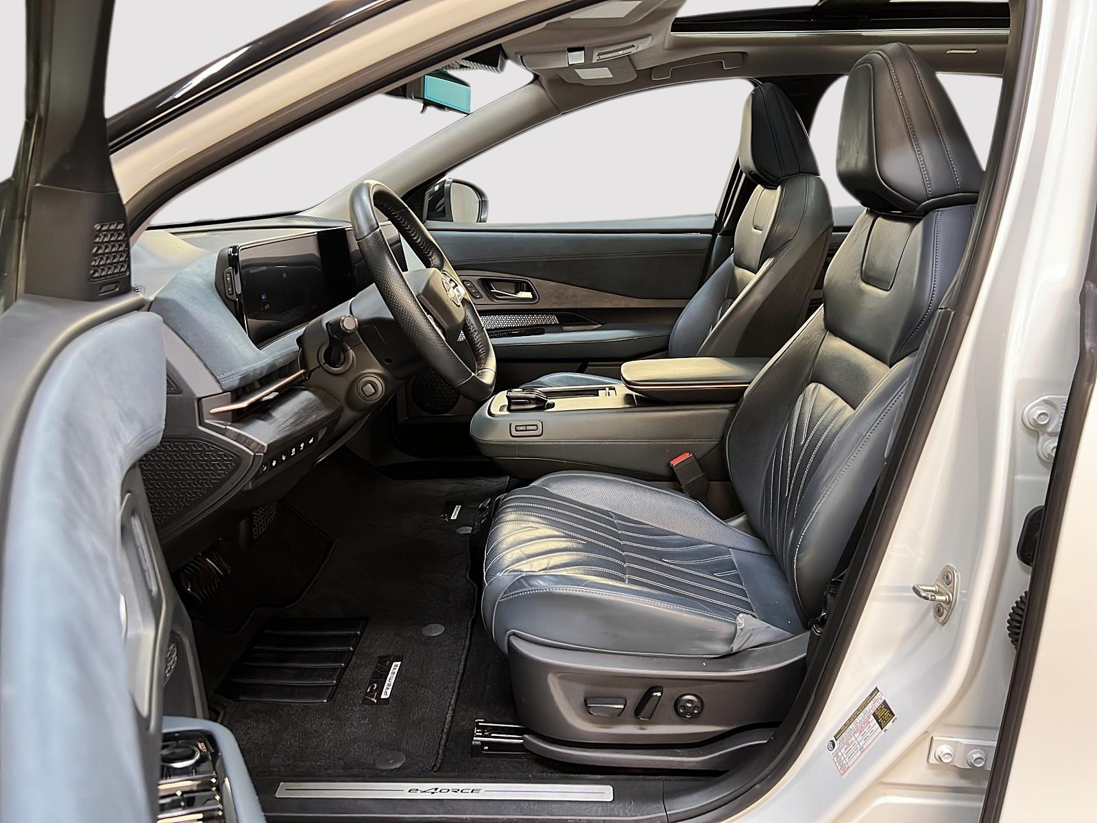 Nissan ARIYA PREMIERE e-FORCE CUIR TOIT PANO NAV 4RM 2023 - image #7