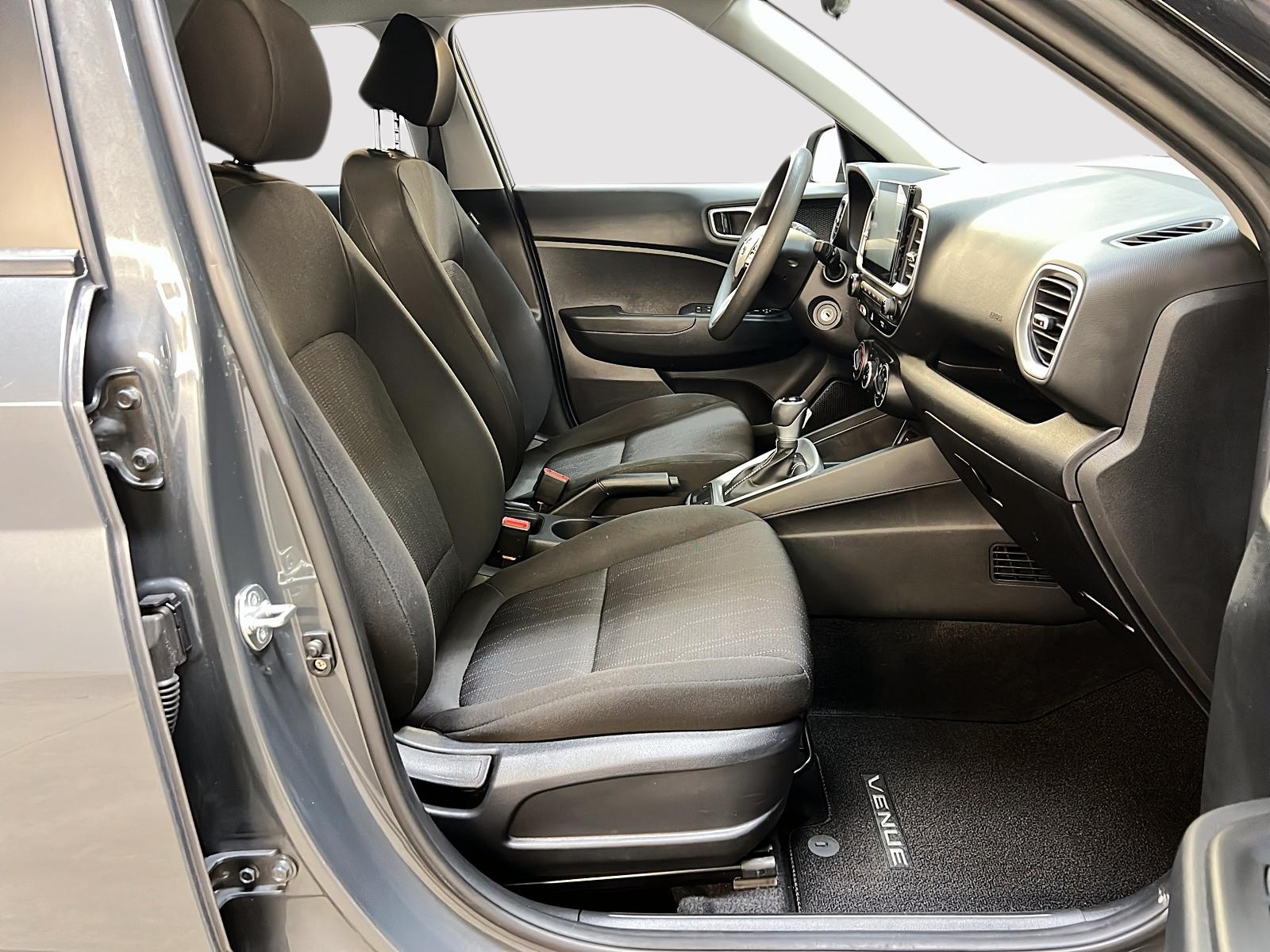 Hyundai Venue ESSENTIEL 2024 - image #8