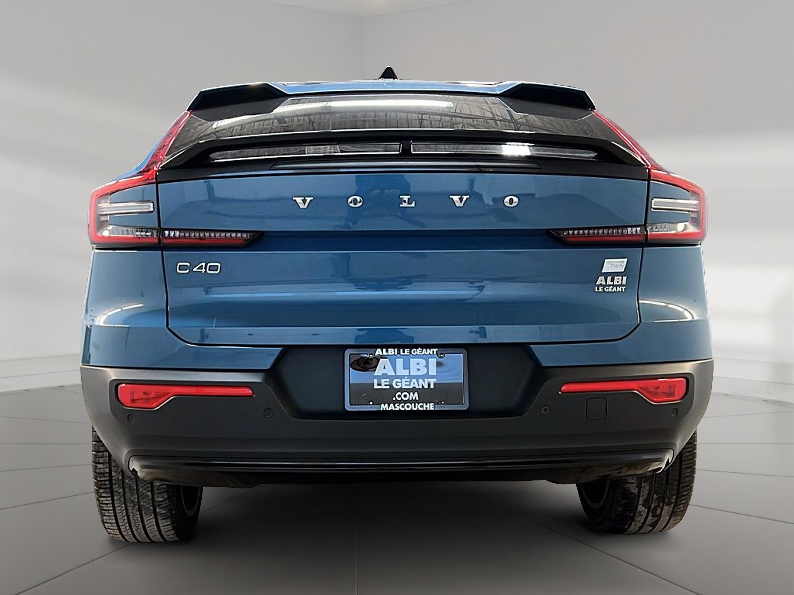 Volvo C40 TWIN RECHARGE ULTIMATE 4RM 2023 - image #5