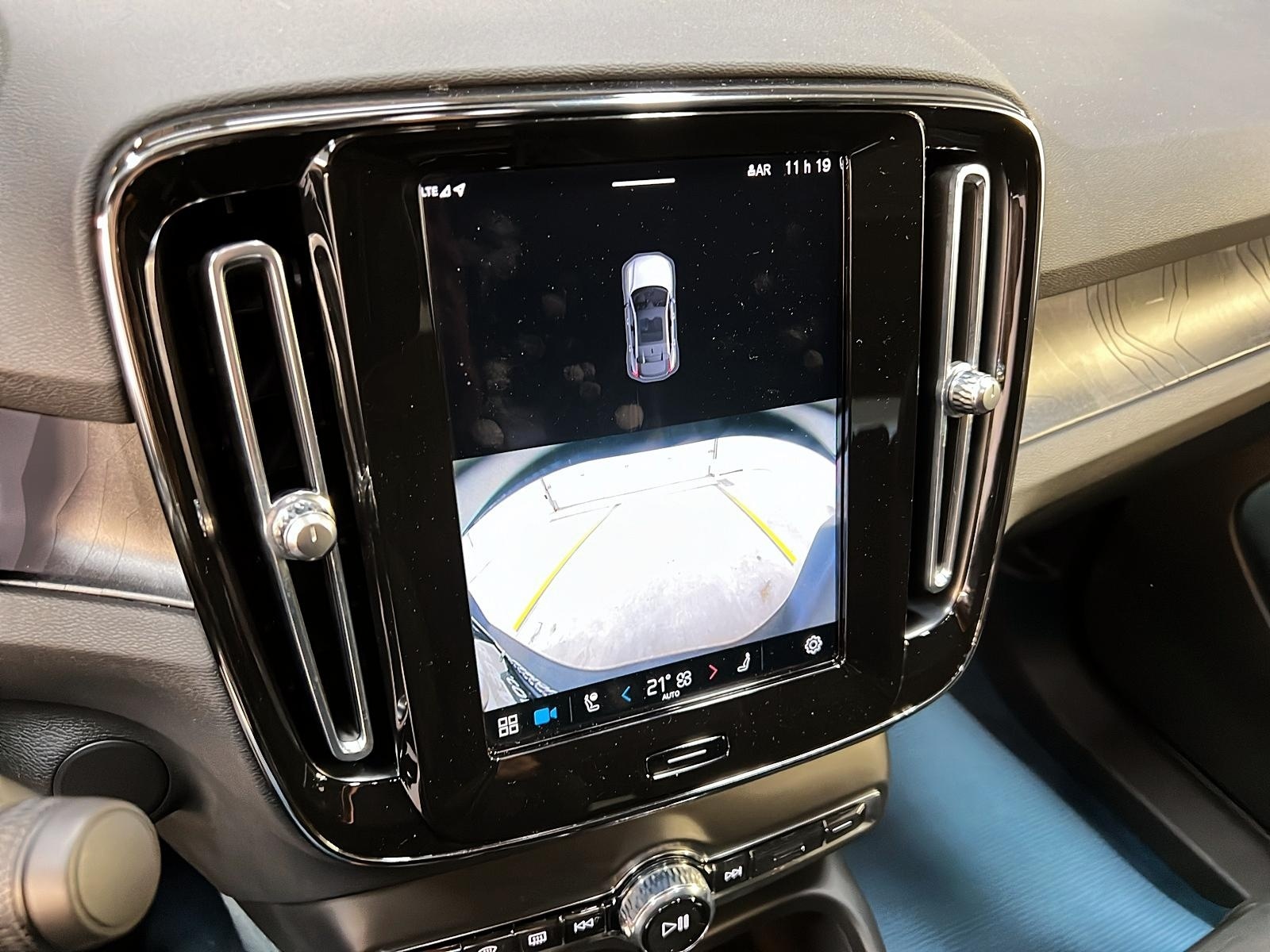 Volvo C40 2023 - Image #18